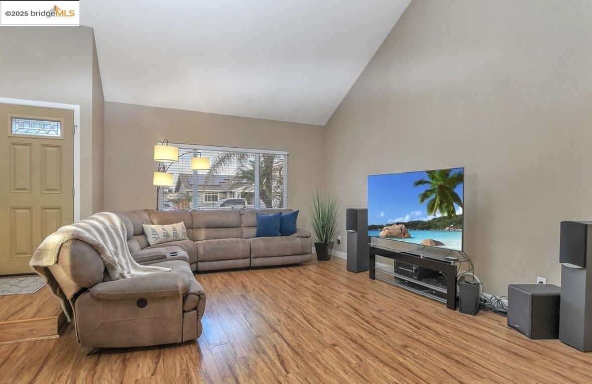 Detail Gallery Image 6 of 30 For 4930 Discovery Pt, Discovery Bay,  CA 94505 - 4 Beds | 2/1 Baths