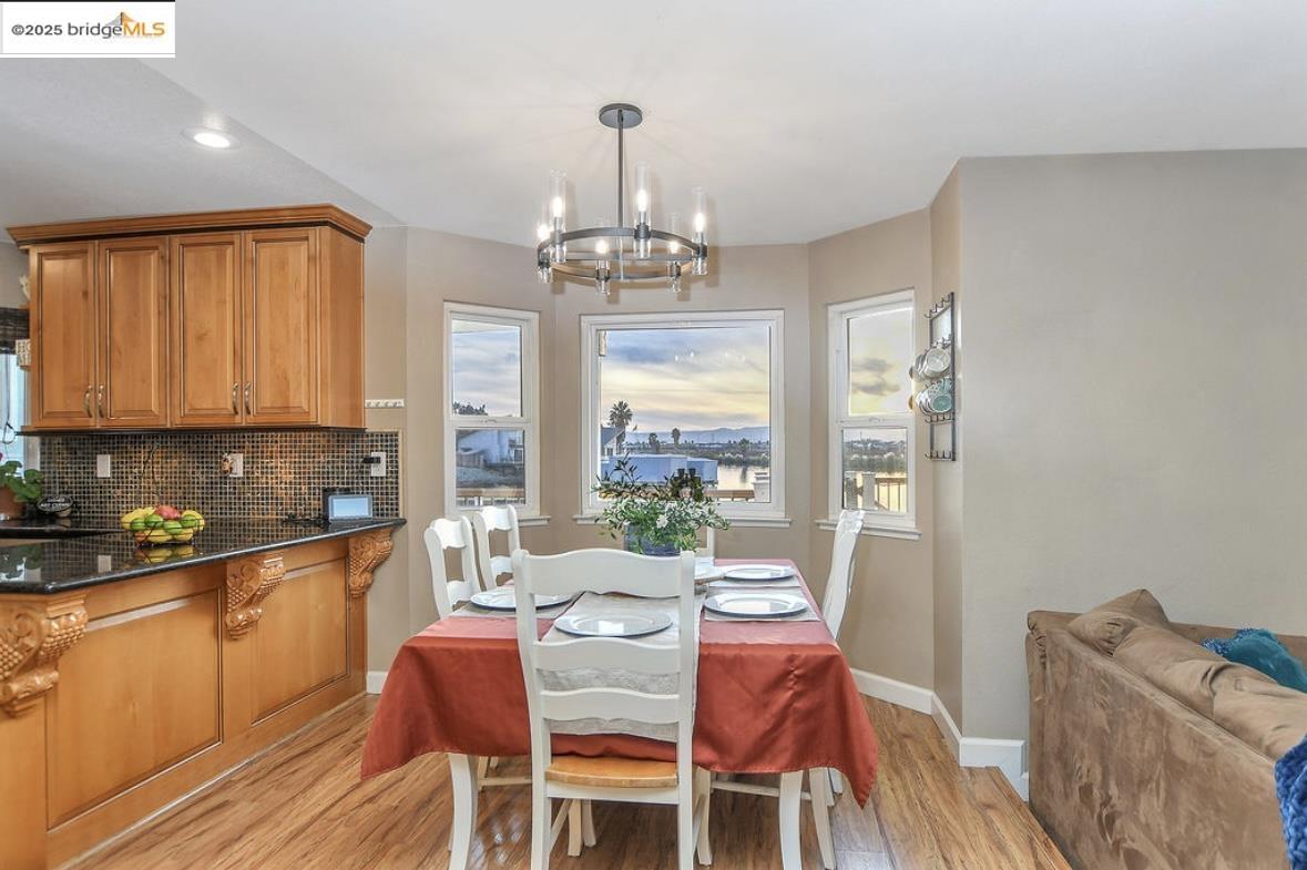 Detail Gallery Image 8 of 30 For 4930 Discovery Pt, Discovery Bay,  CA 94505 - 4 Beds | 2/1 Baths