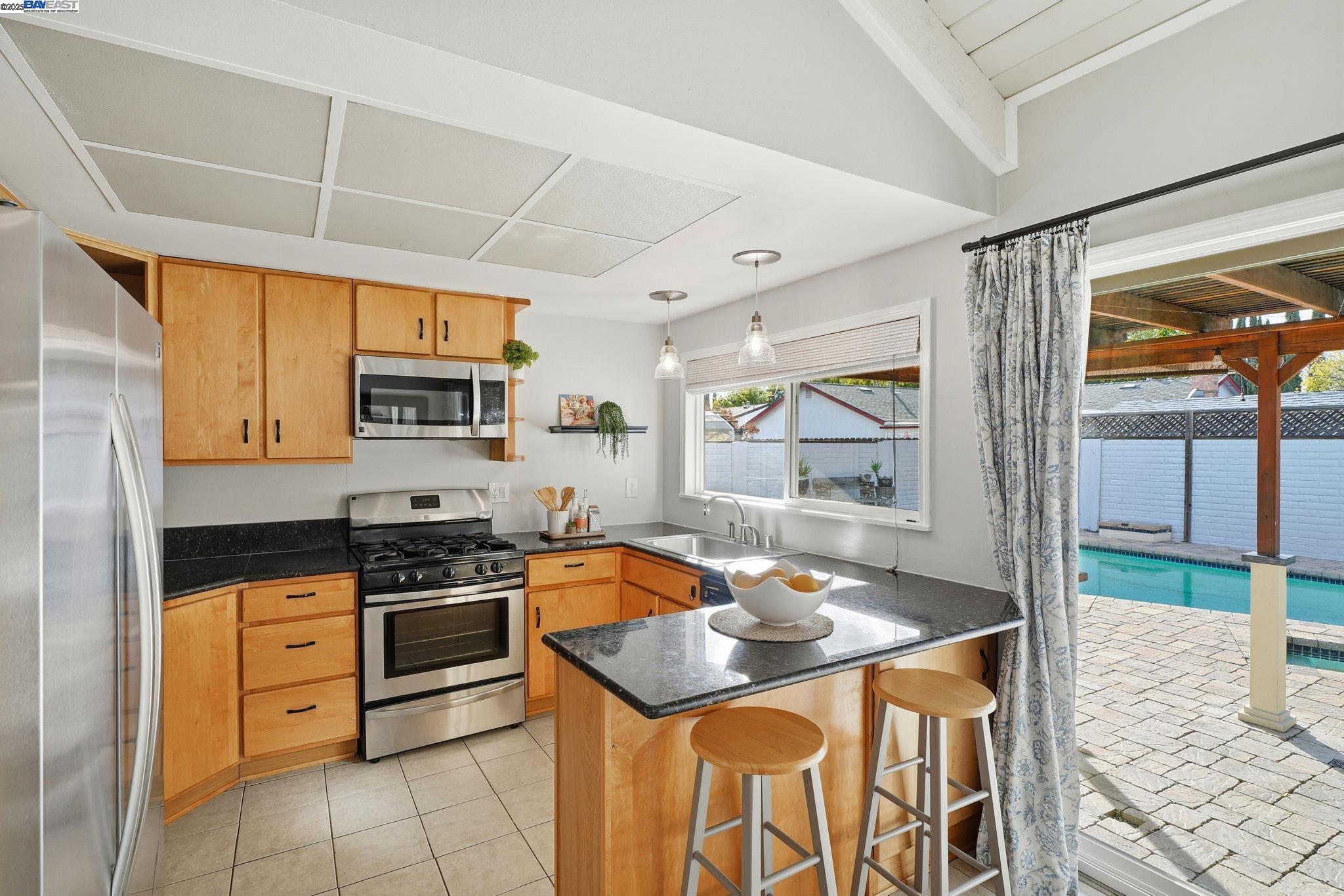 Detail Gallery Image 12 of 41 For 668 Buckeye Drive, Livermore,  CA 94551 - 3 Beds | 2 Baths