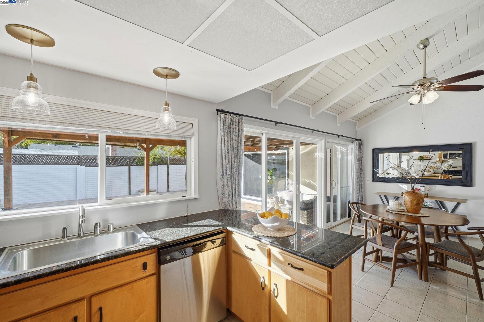 Detail Gallery Image 14 of 41 For 668 Buckeye Drive, Livermore,  CA 94551 - 3 Beds | 2 Baths