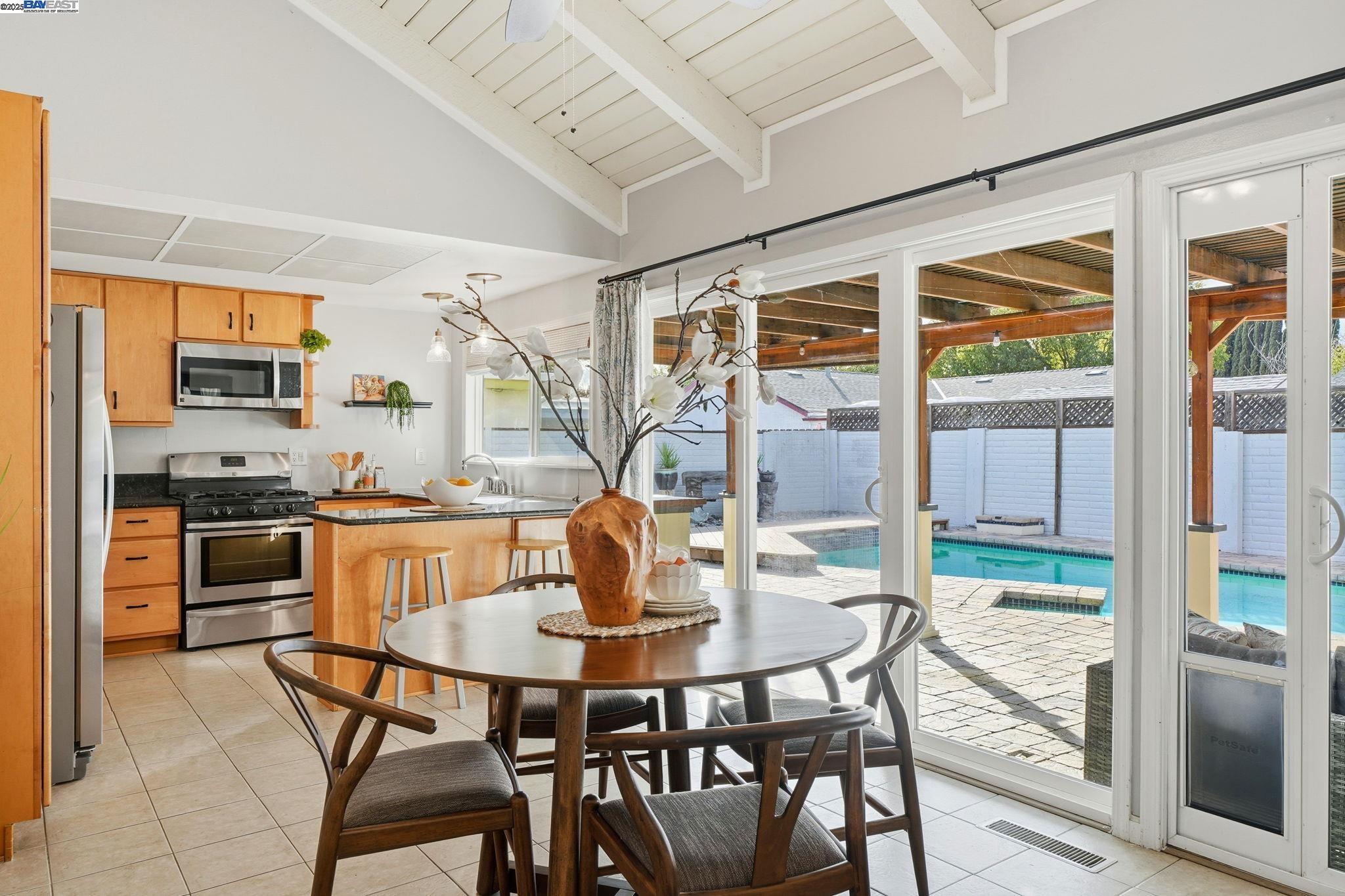 Detail Gallery Image 18 of 41 For 668 Buckeye Drive, Livermore,  CA 94551 - 3 Beds | 2 Baths