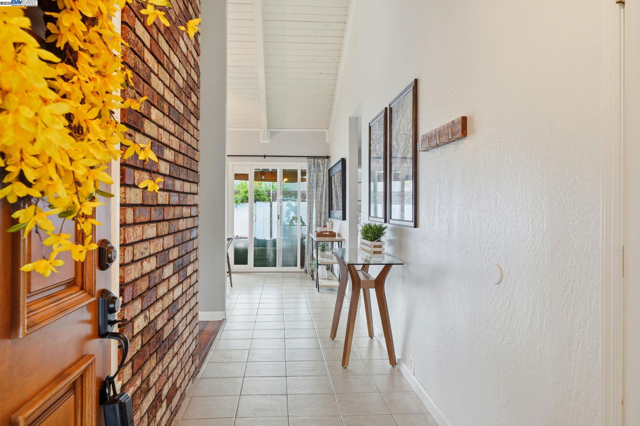 Detail Gallery Image 5 of 41 For 668 Buckeye Drive, Livermore,  CA 94551 - 3 Beds | 2 Baths