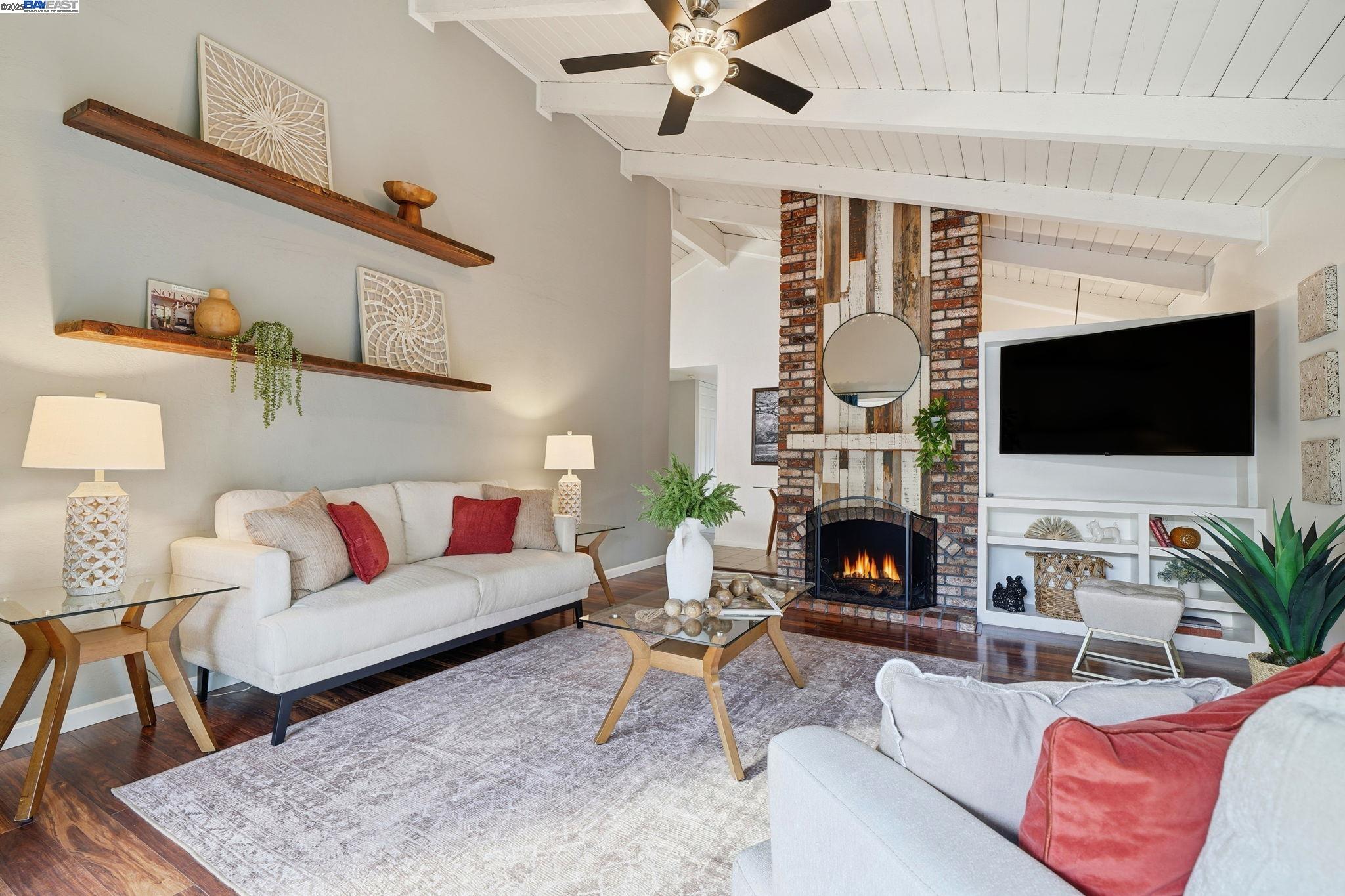 Detail Gallery Image 8 of 41 For 668 Buckeye Drive, Livermore,  CA 94551 - 3 Beds | 2 Baths