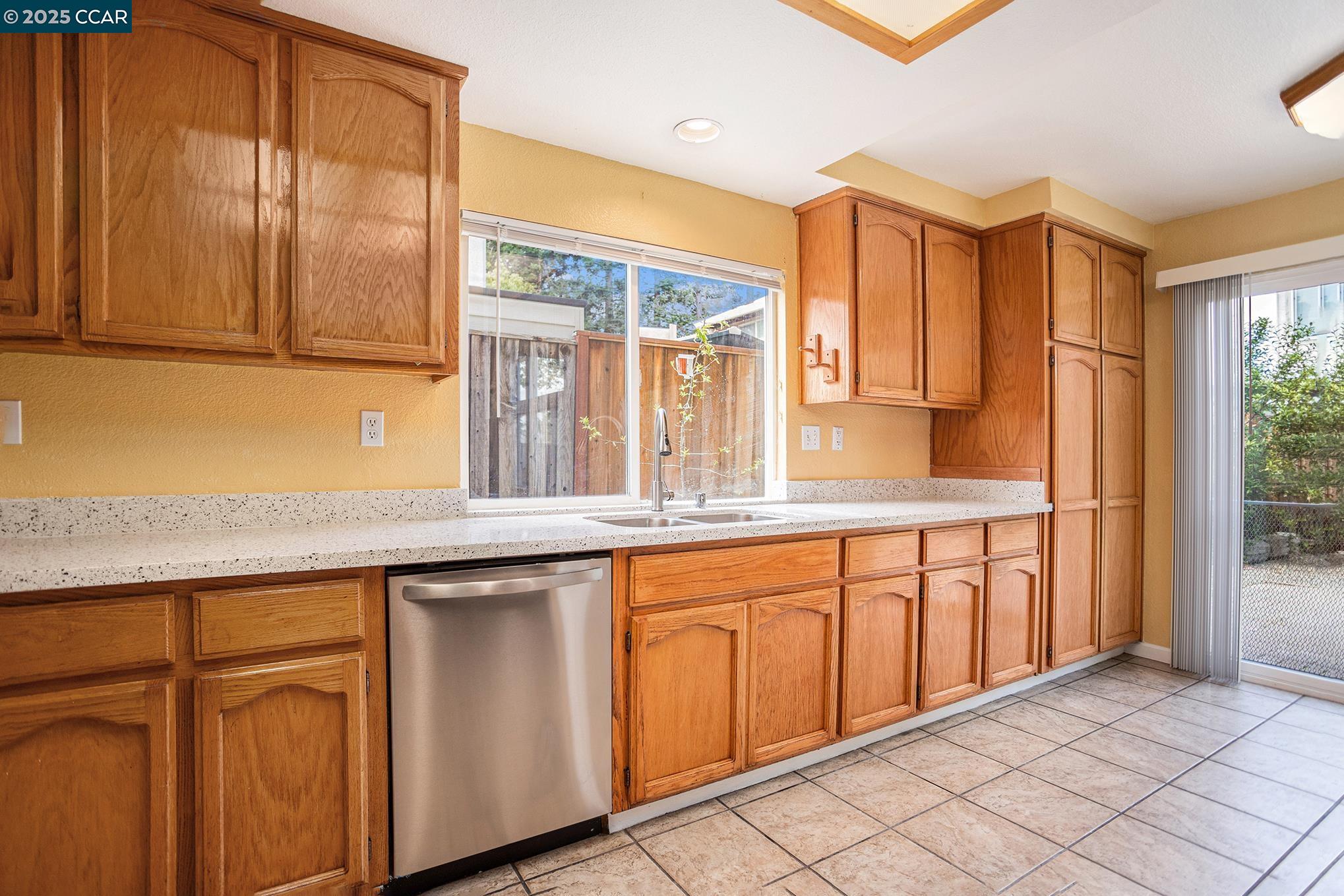 Detail Gallery Image 7 of 31 For 4334 Wallaby Ct, Antioch,  CA 94531 - 4 Beds | 3 Baths