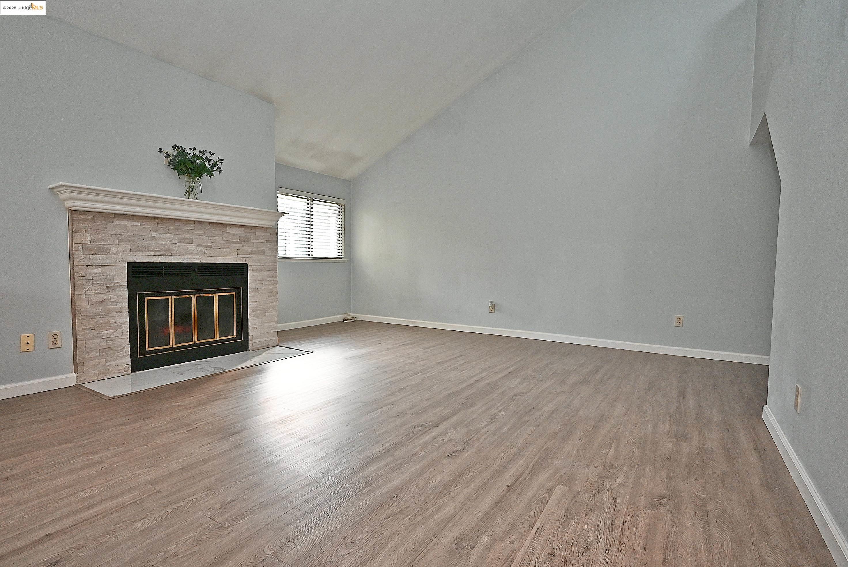 Detail Gallery Image 15 of 53 For 648 Fig Tree Lane, Martinez,  CA 94553 - 2 Beds | 2 Baths