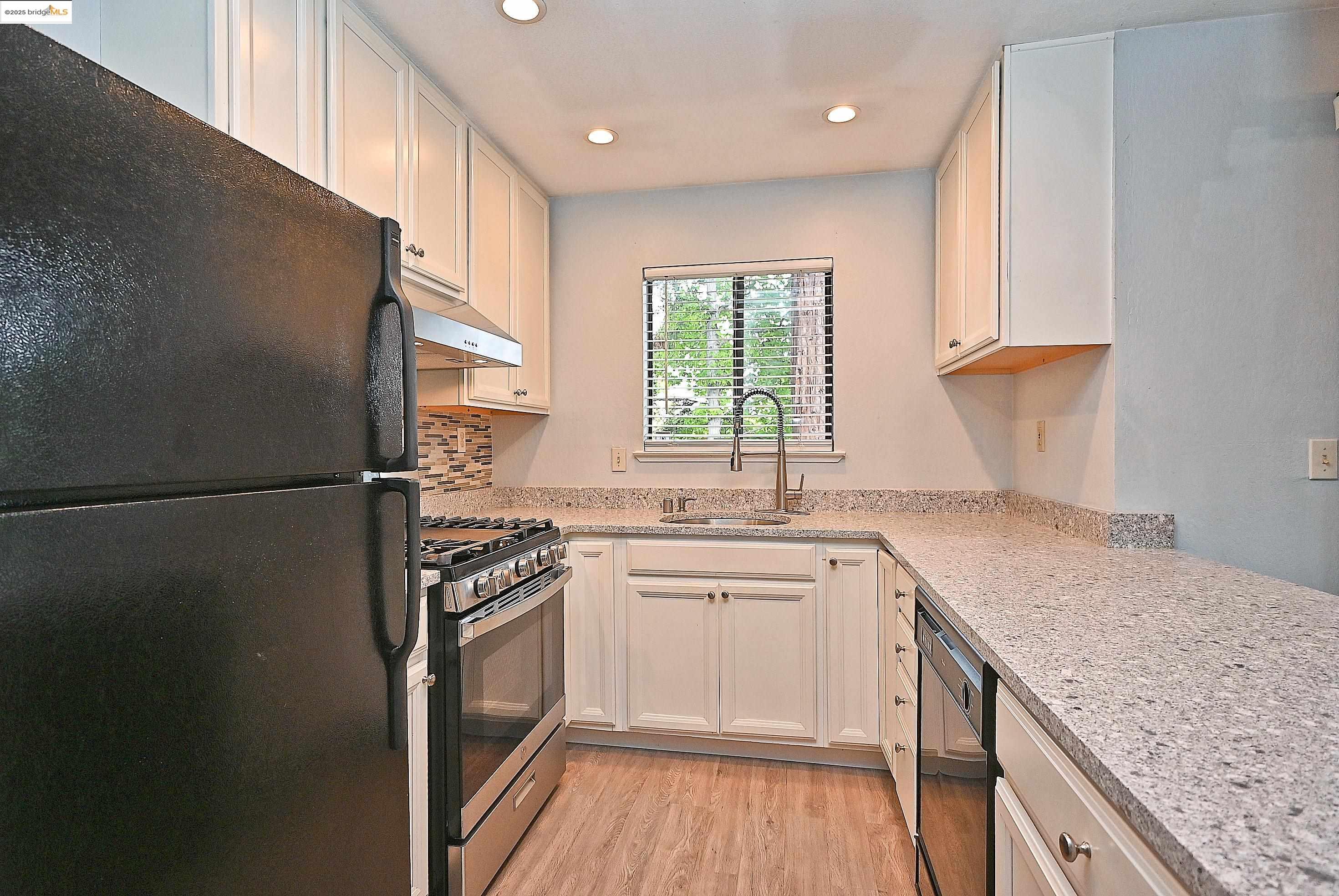 Detail Gallery Image 20 of 53 For 648 Fig Tree Lane, Martinez,  CA 94553 - 2 Beds | 2 Baths