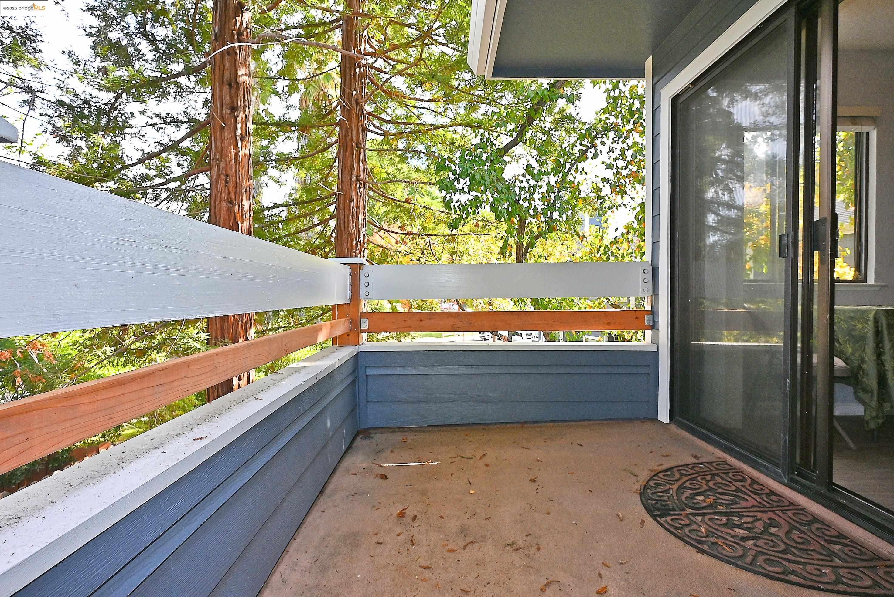 Detail Gallery Image 8 of 53 For 648 Fig Tree Lane, Martinez,  CA 94553 - 2 Beds | 2 Baths