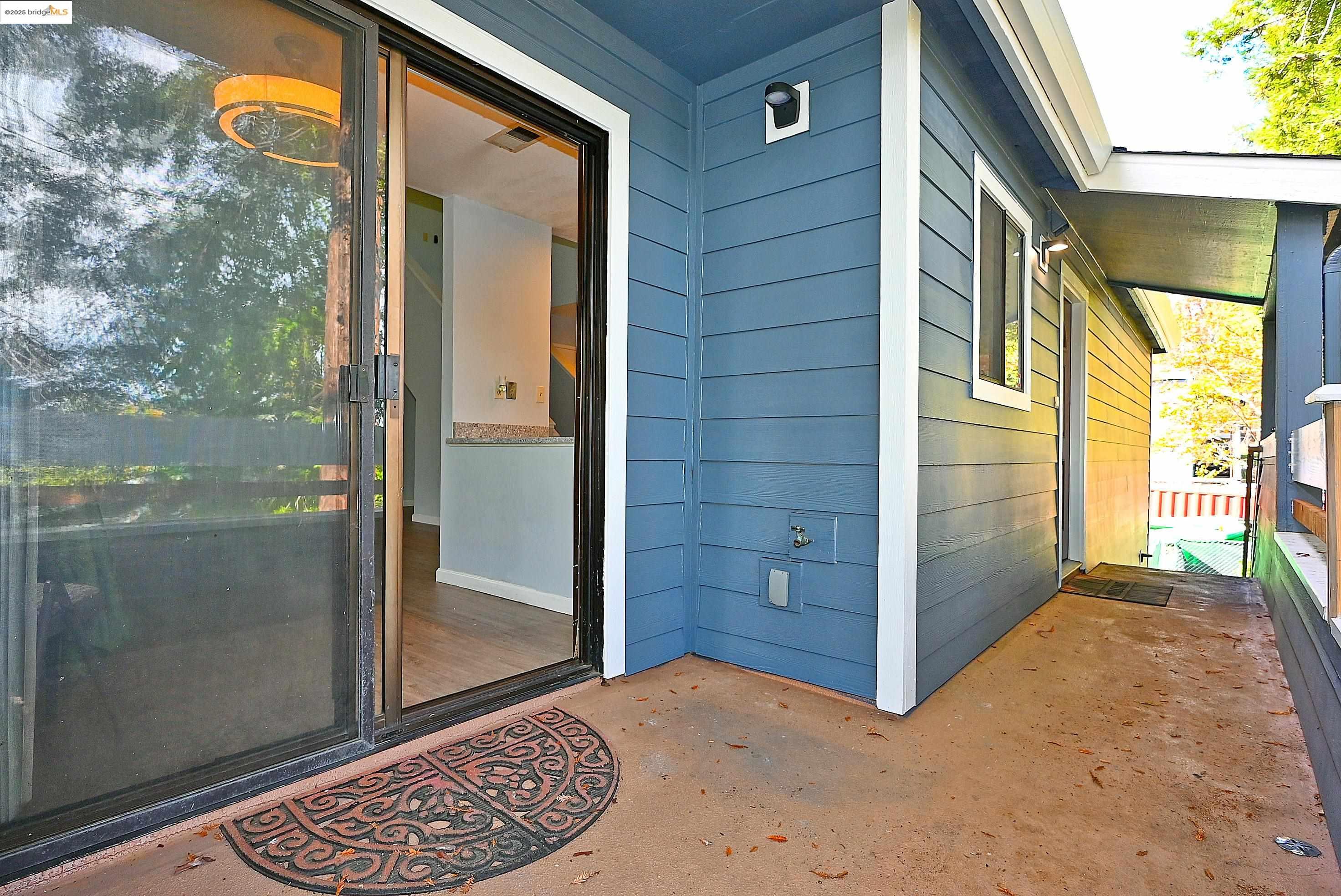 Detail Gallery Image 9 of 53 For 648 Fig Tree Lane, Martinez,  CA 94553 - 2 Beds | 2 Baths