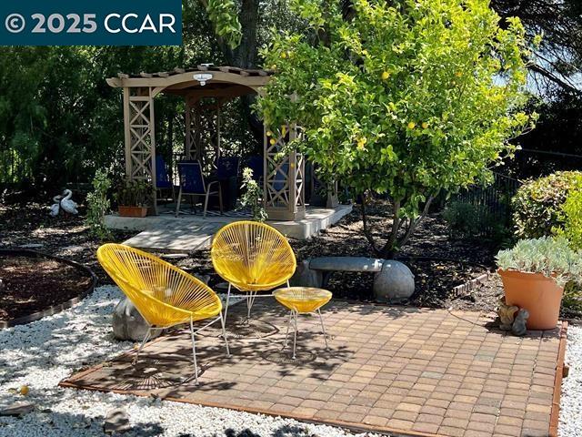 Detail Gallery Image 13 of 17 For 35.5 Kent Ct., Moraga,  CA 94556 - 2 Beds | 1 Baths