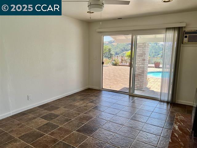 Detail Gallery Image 5 of 17 For 35.5 Kent Ct., Moraga,  CA 94556 - 2 Beds | 1 Baths