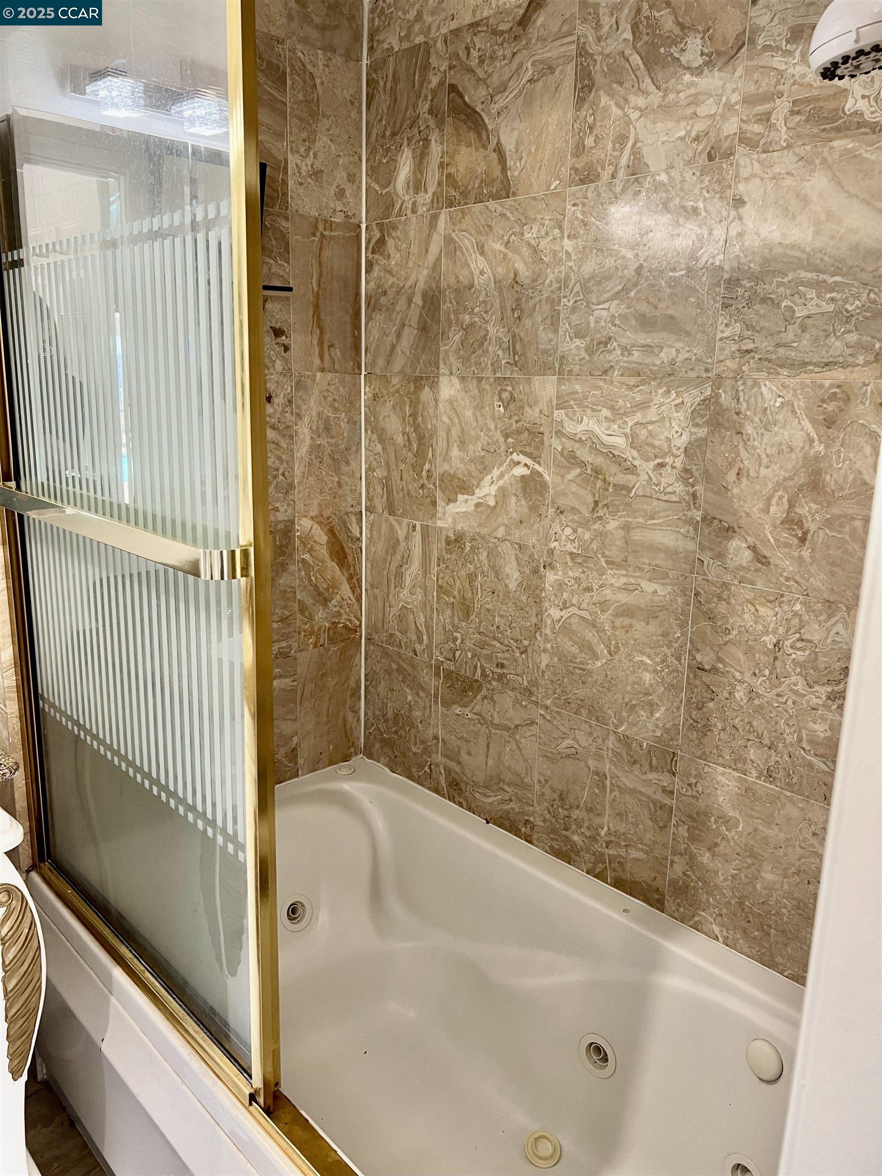 Detail Gallery Image 9 of 17 For 35.5 Kent Ct., Moraga,  CA 94556 - 2 Beds | 1 Baths