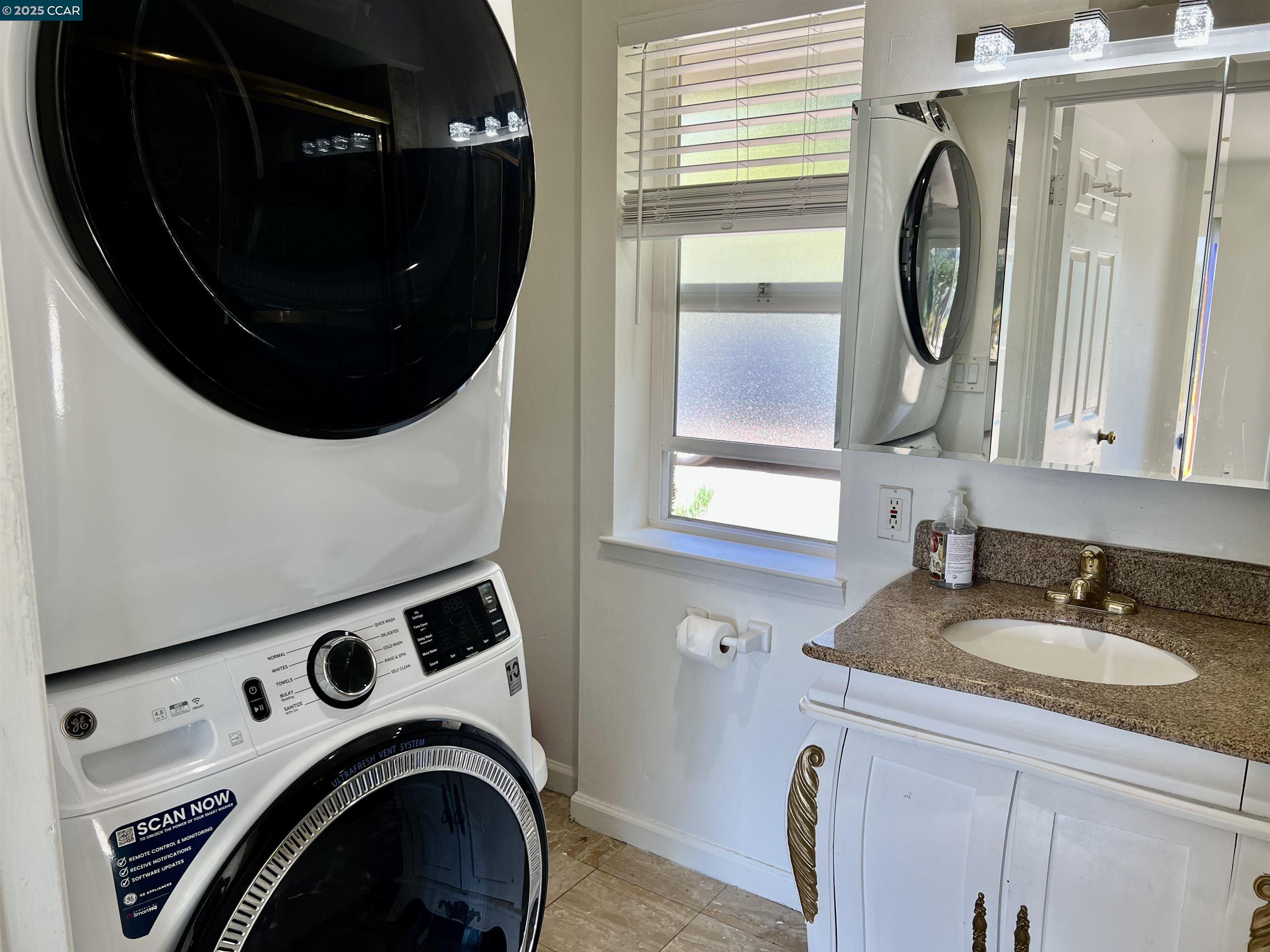 Detail Gallery Image 10 of 17 For 35.5 Kent Ct., Moraga,  CA 94556 - 2 Beds | 1 Baths