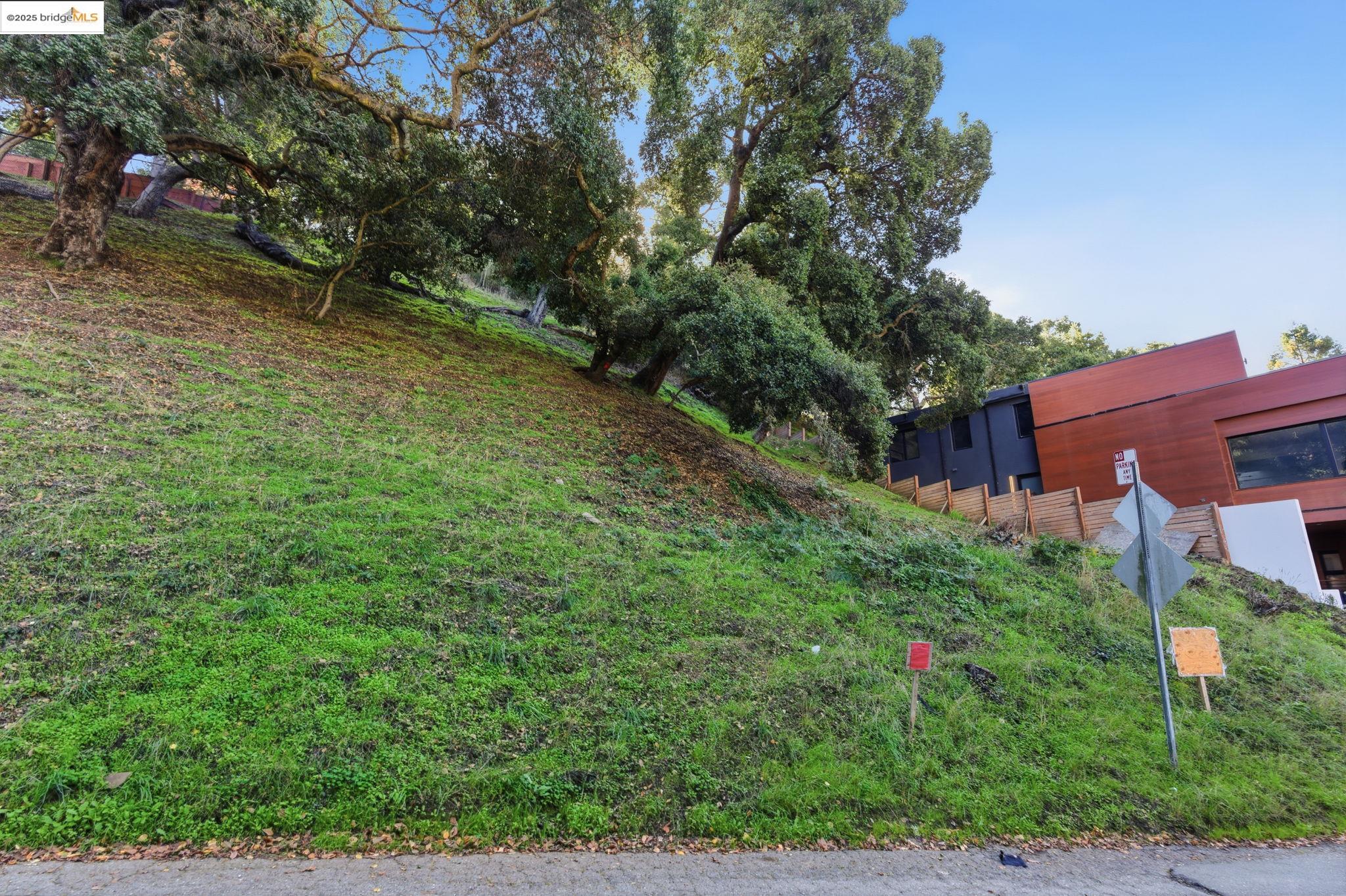 Detail Gallery Image 12 of 19 For 0 Ruthland Rd, Oakland,  CA 94611 - – Beds | – Baths