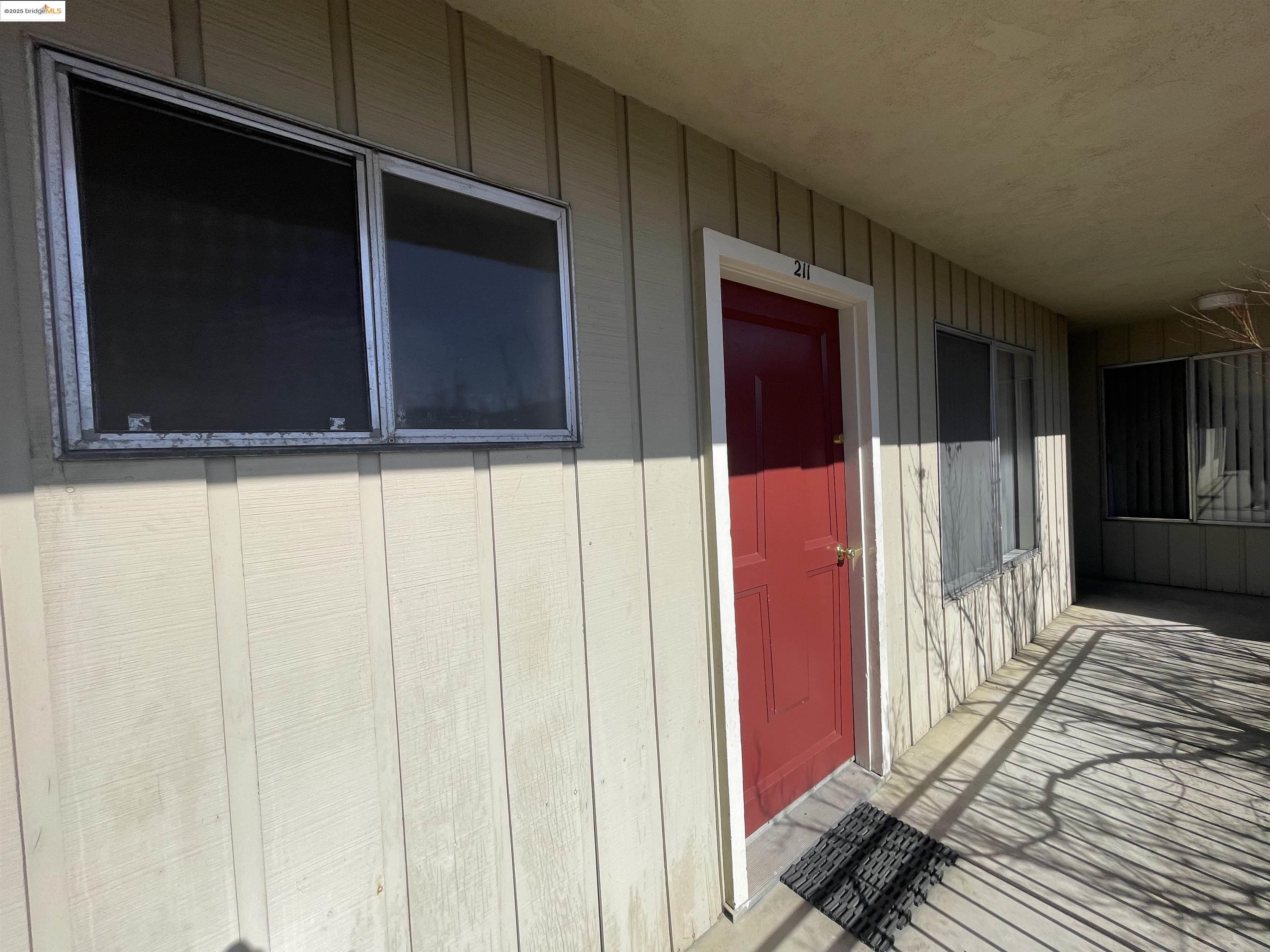 Front Image Thumbnail for EB41117161