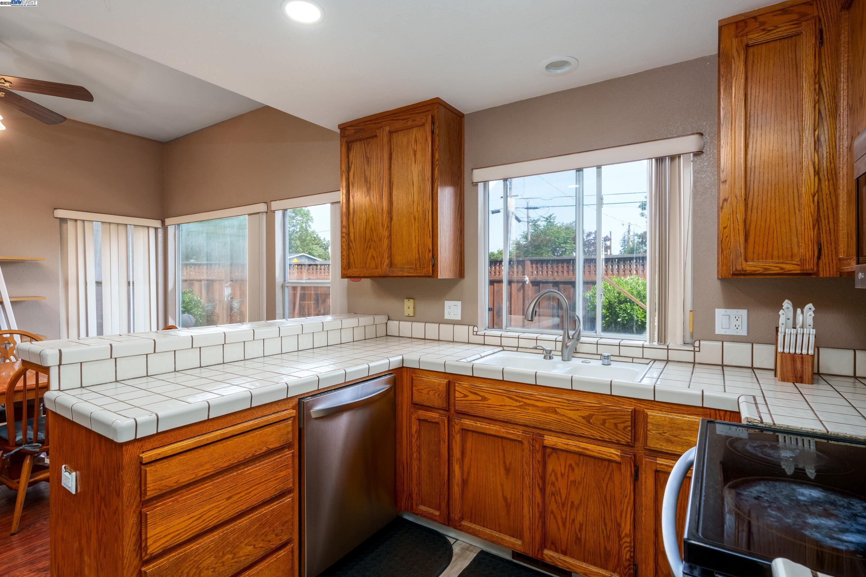 Detail Gallery Image 14 of 28 For 7691 Church Street #B,  Gilroy,  CA 95020 - 4 Beds | 3/1 Baths