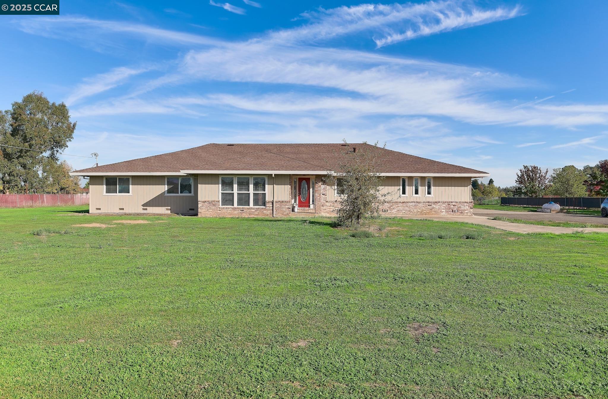 Front Image Thumbnail for CC41117172