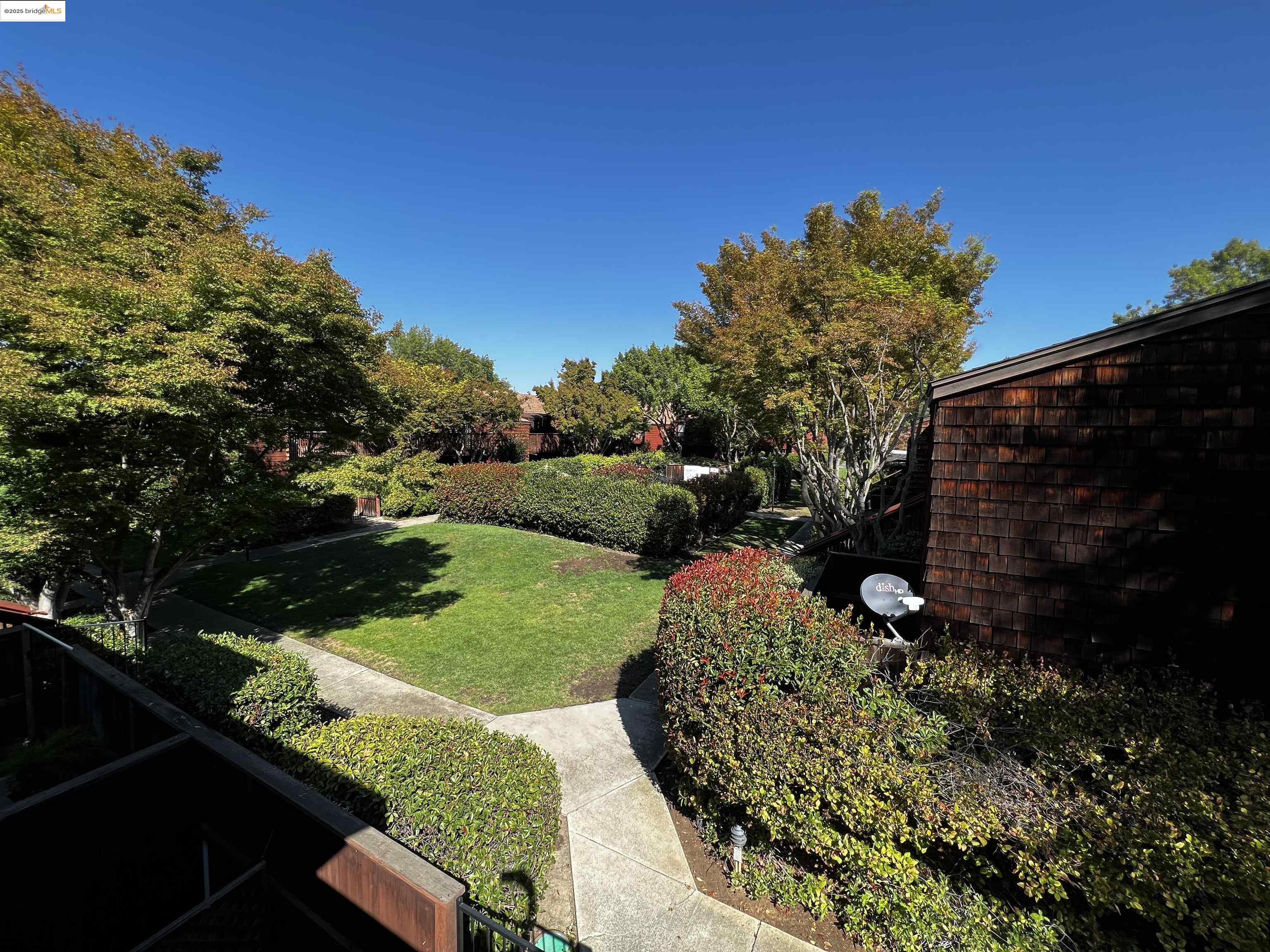 Front Image Thumbnail for EB41117177