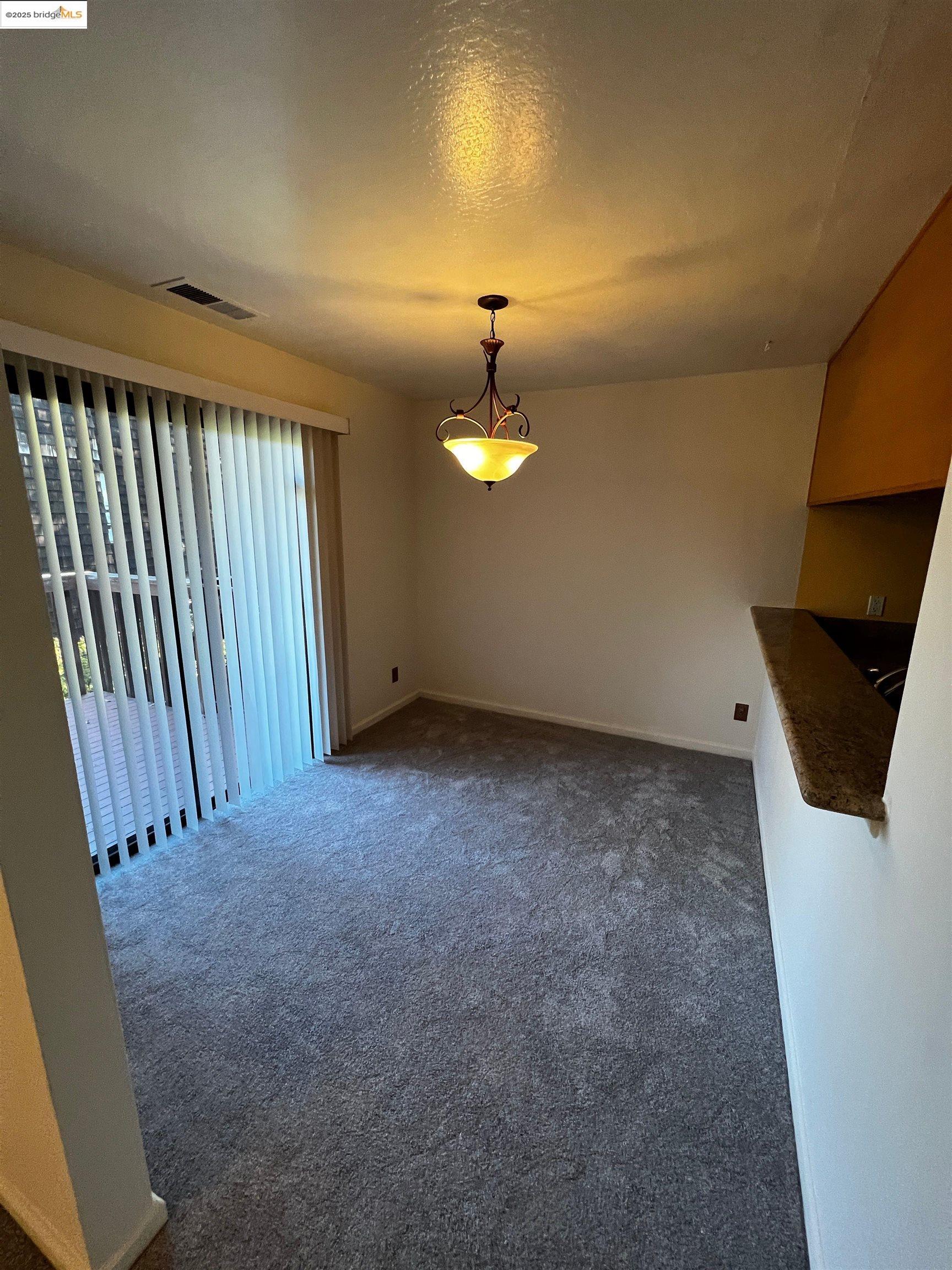 Detail Gallery Image 12 of 22 For 1455 Latour Lane #20,  Concord,  CA 94521 - 2 Beds | 1 Baths