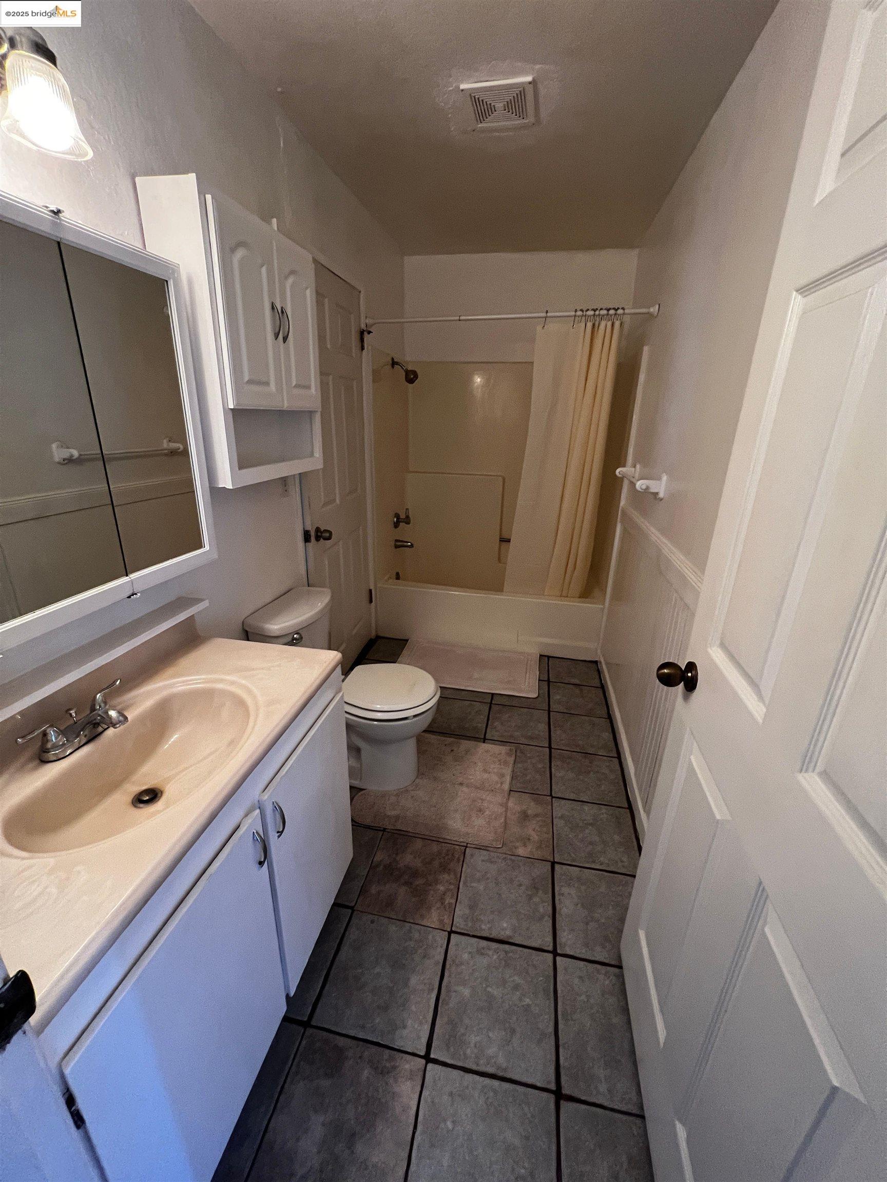 Detail Gallery Image 14 of 22 For 1455 Latour Lane #20,  Concord,  CA 94521 - 2 Beds | 1 Baths
