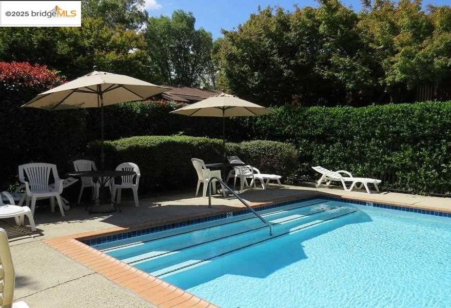 Detail Gallery Image 4 of 22 For 1455 Latour Lane #20,  Concord,  CA 94521 - 2 Beds | 1 Baths