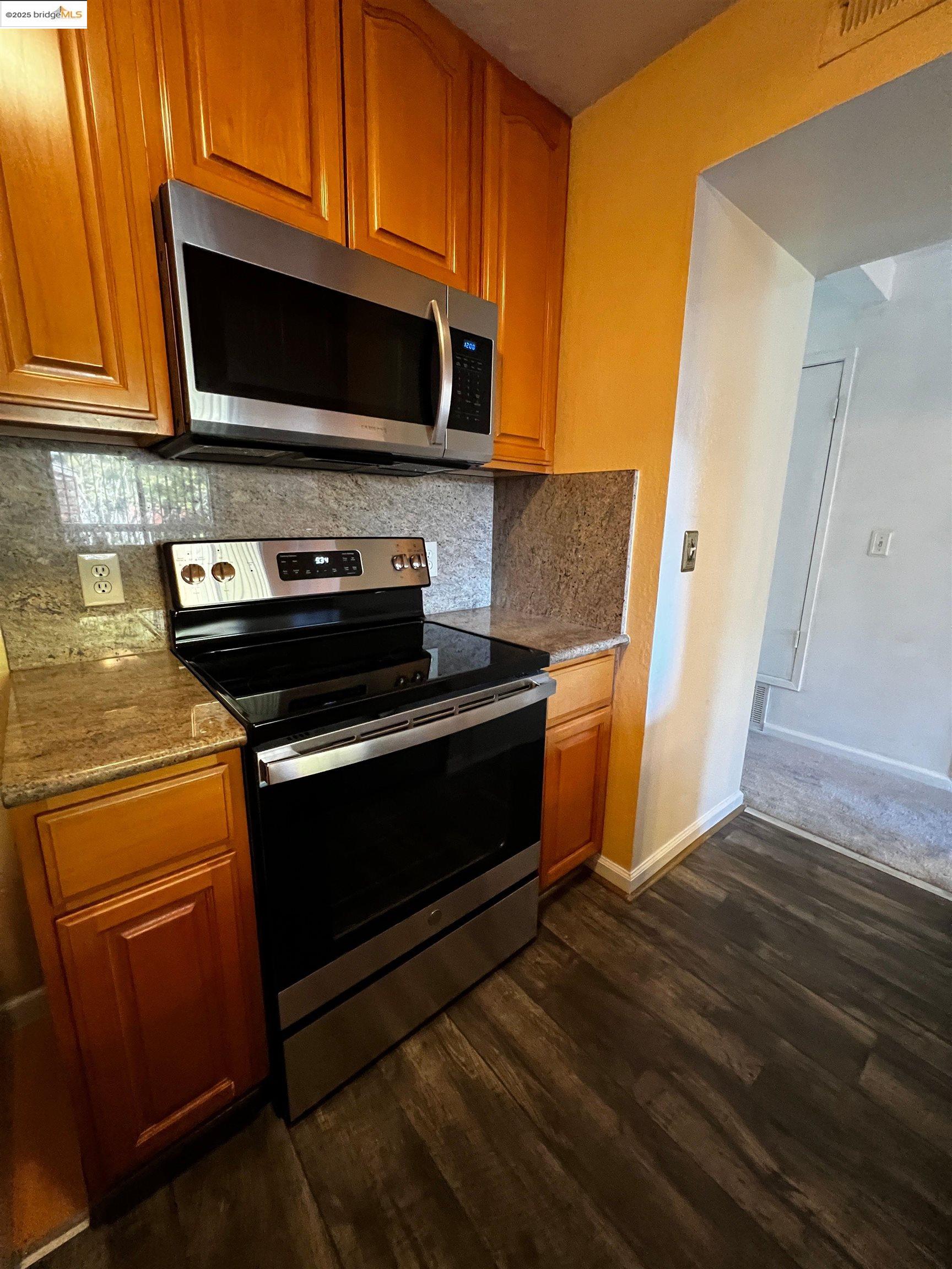 Detail Gallery Image 5 of 22 For 1455 Latour Lane #20,  Concord,  CA 94521 - 2 Beds | 1 Baths