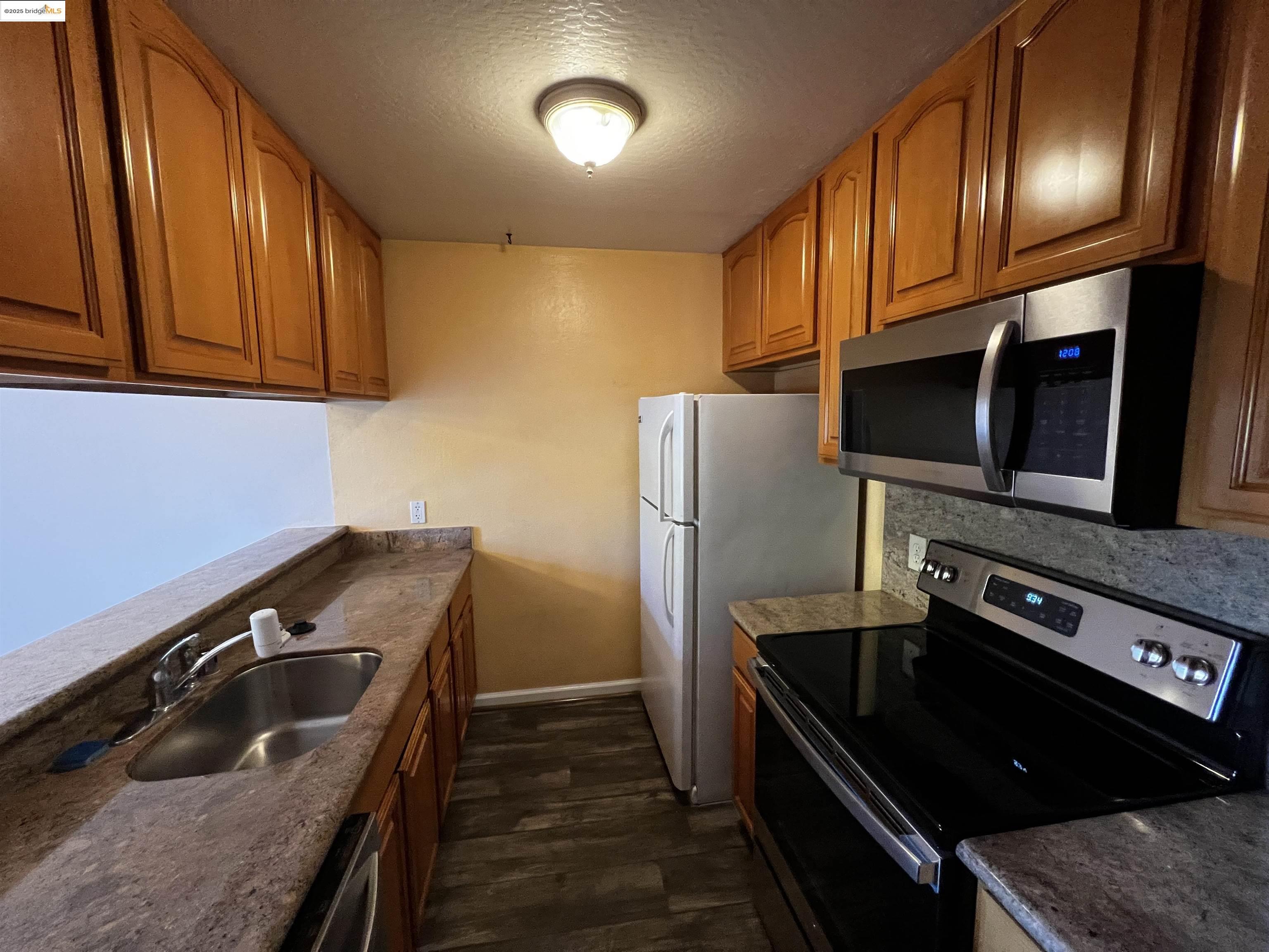 Detail Gallery Image 6 of 22 For 1455 Latour Lane #20,  Concord,  CA 94521 - 2 Beds | 1 Baths