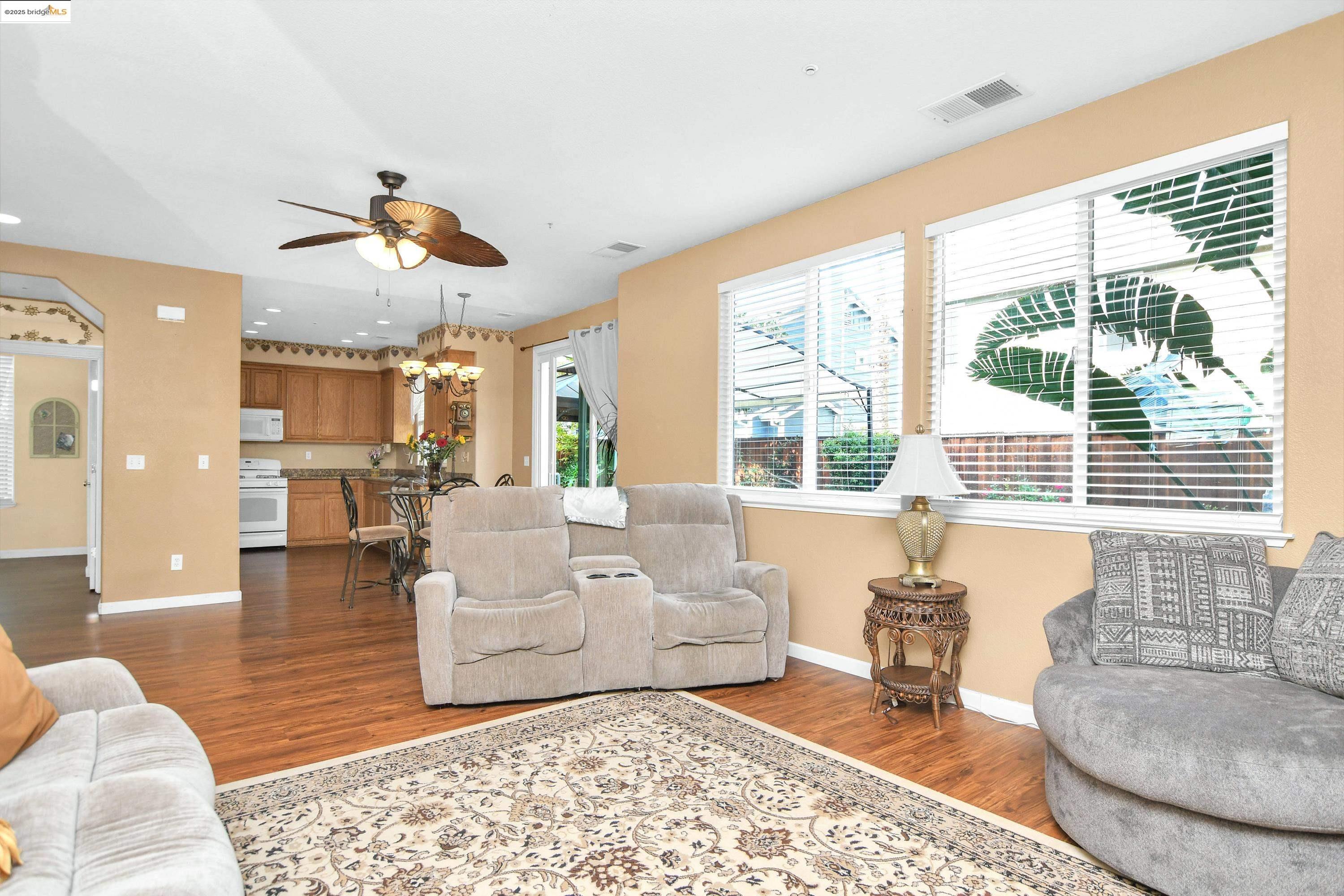 Detail Gallery Image 6 of 35 For 117 Havenwood Ave, Brentwood,  CA 94513 - 4 Beds | 2/1 Baths