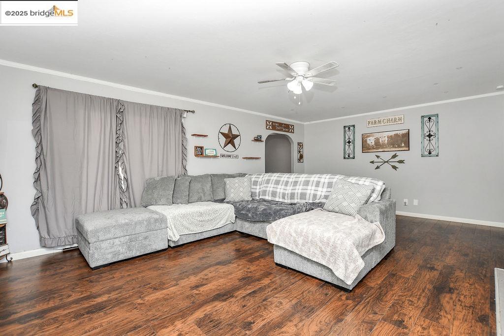 Detail Gallery Image 13 of 32 For 1711 D St, Antioch,  CA 94509 - 3 Beds | 1/1 Baths