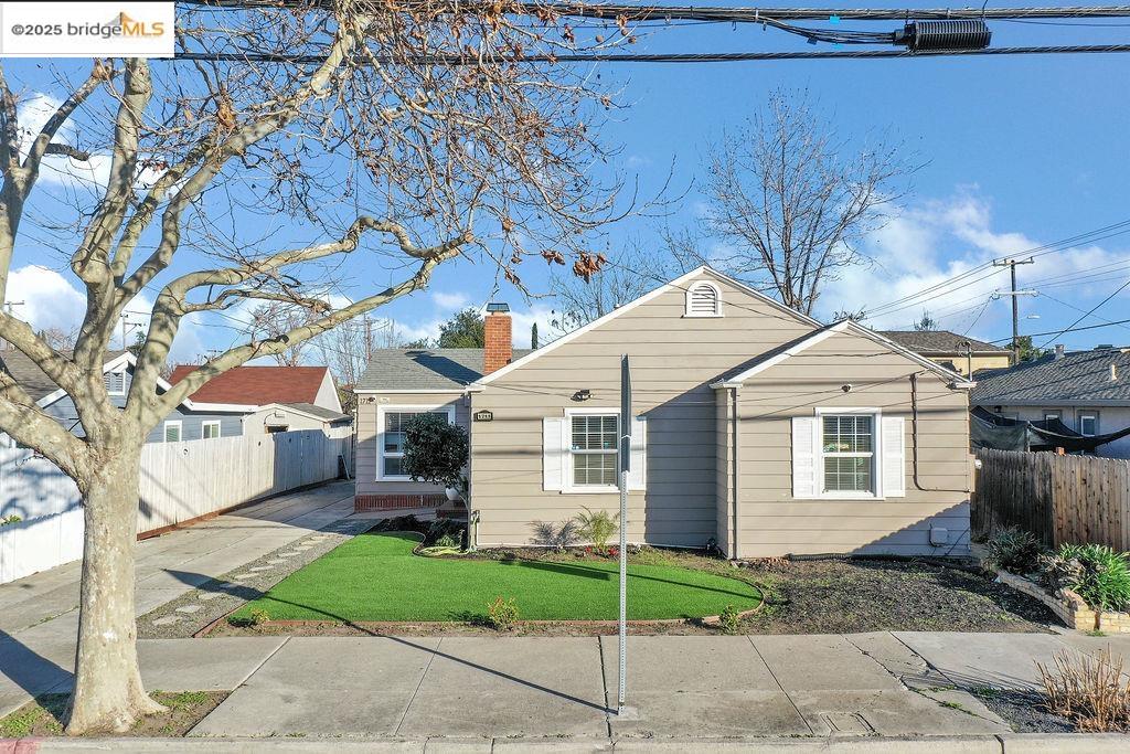 Detail Gallery Image 3 of 32 For 1711 D St, Antioch,  CA 94509 - 3 Beds | 1/1 Baths