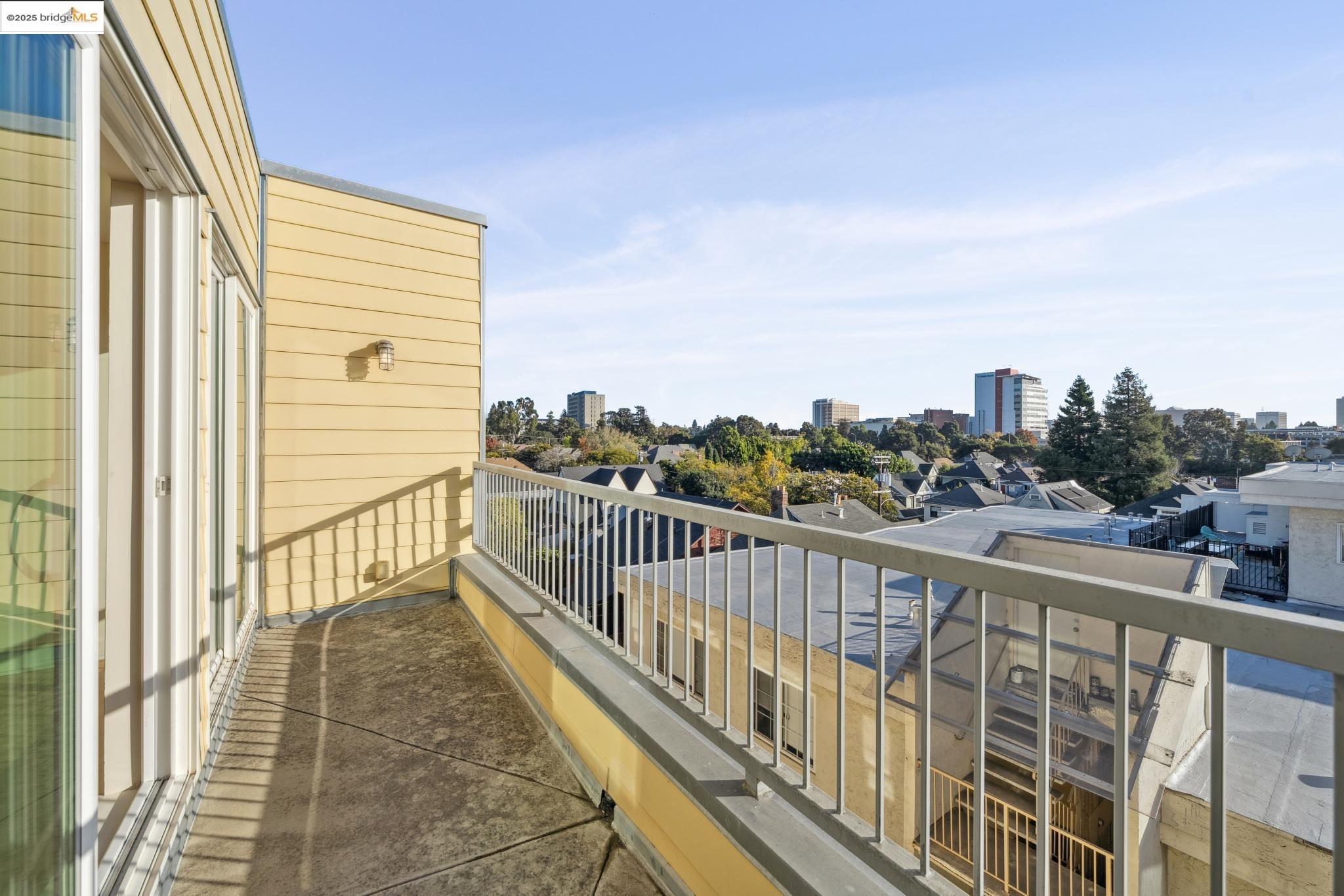 Detail Gallery Image 12 of 30 For 485 W Macarthur Blvd #407,  Oakland,  CA 94609 - 2 Beds | 1 Baths