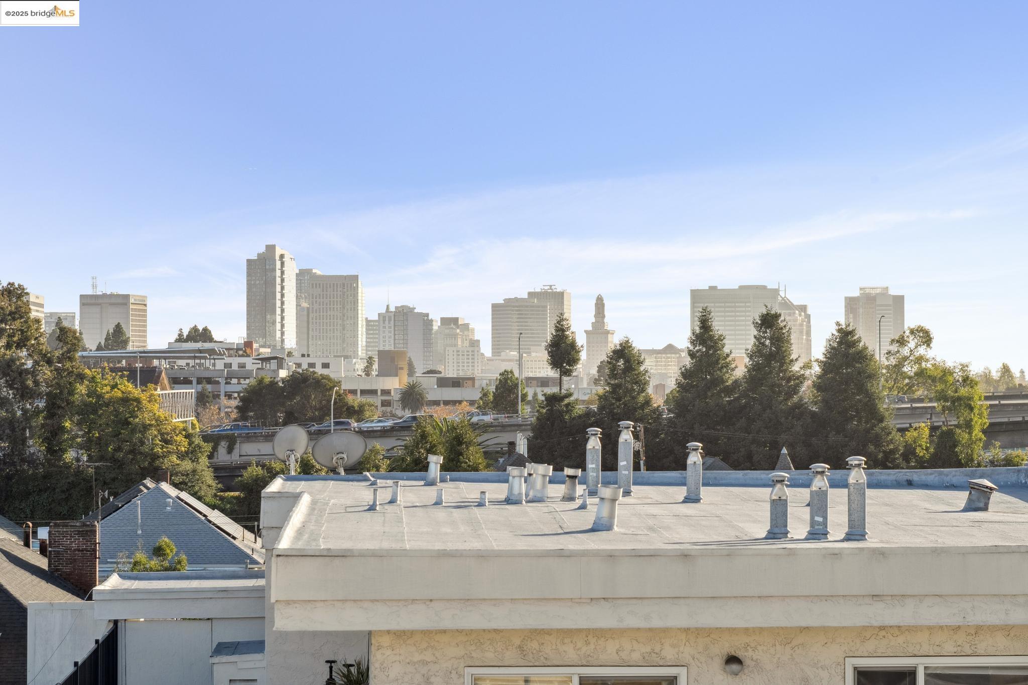 Detail Gallery Image 14 of 30 For 485 W Macarthur Blvd #407,  Oakland,  CA 94609 - 2 Beds | 1 Baths