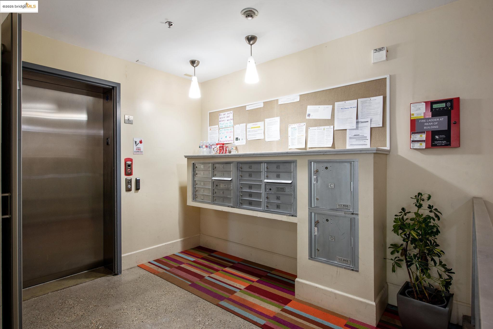 Detail Gallery Image 28 of 30 For 485 W Macarthur Blvd #407,  Oakland,  CA 94609 - 2 Beds | 1 Baths