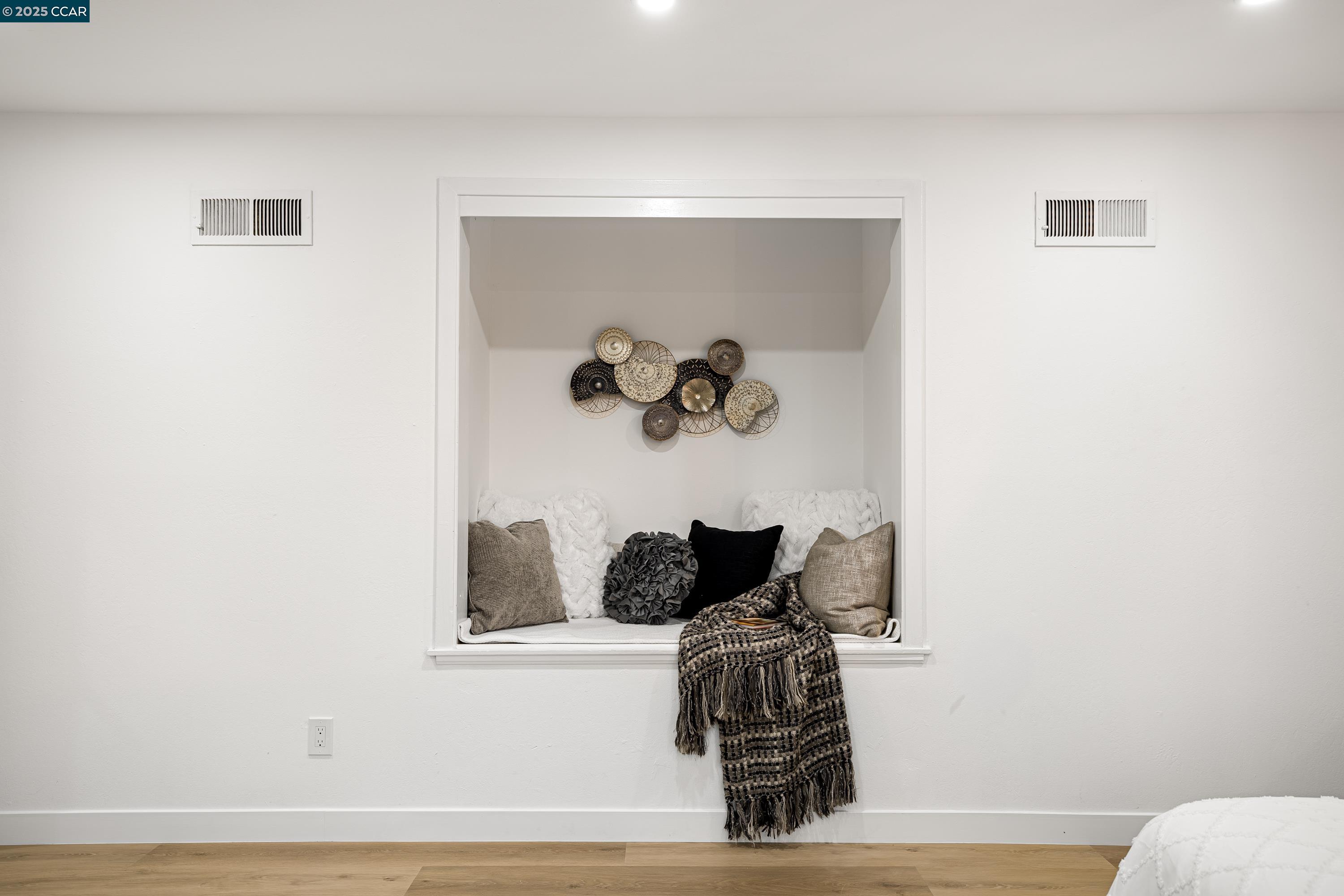 Detail Gallery Image 37 of 42 For 657 Silver Ave, San Francisco,  CA 94134 - 4 Beds | 3 Baths