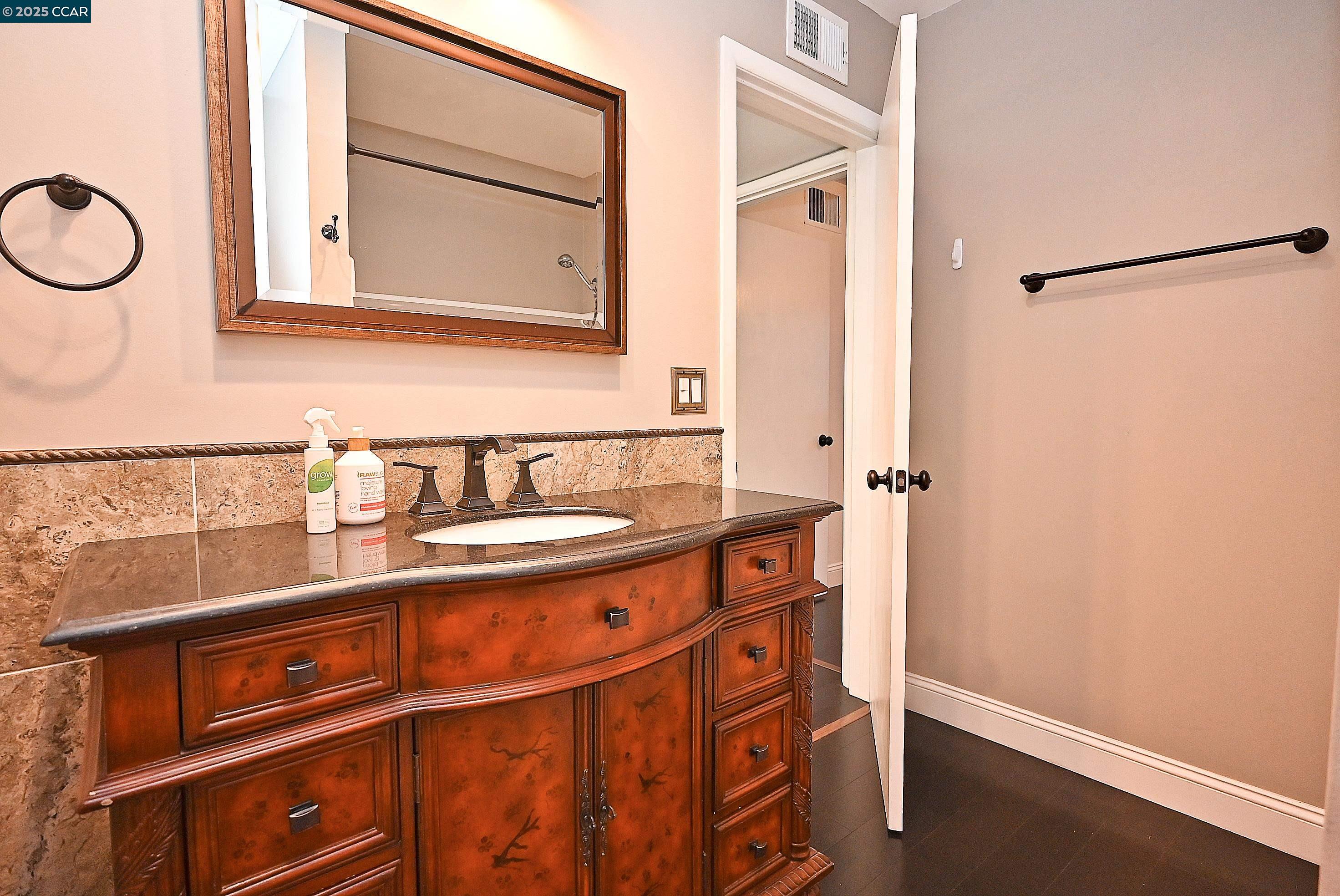 Detail Gallery Image 25 of 36 For 1425 Lakeside Drive #101,  Oakland,  CA 94612 - 2 Beds | 1 Baths