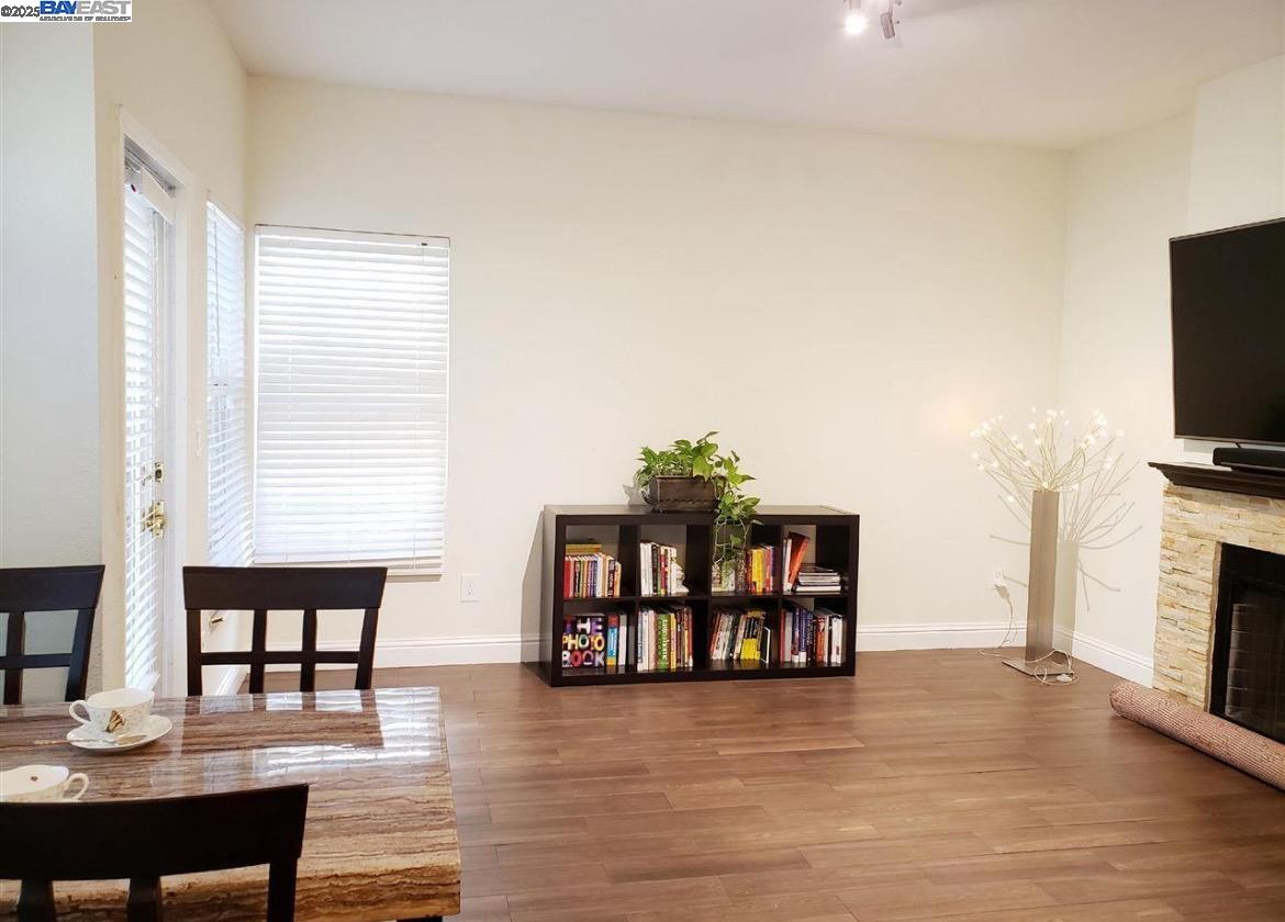 Detail Gallery Image 12 of 21 For 1405 Forest Run, Hercules,  CA 94547 - 2 Beds | 1 Baths