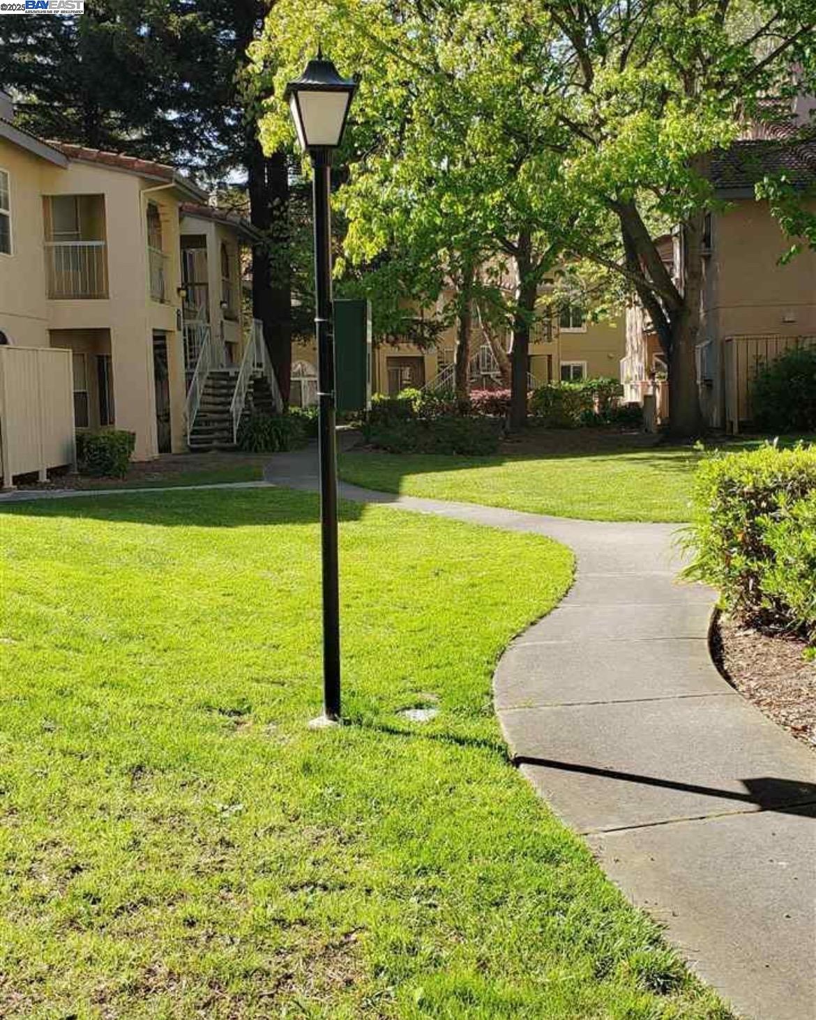 Detail Gallery Image 18 of 21 For 1405 Forest Run, Hercules,  CA 94547 - 2 Beds | 1 Baths