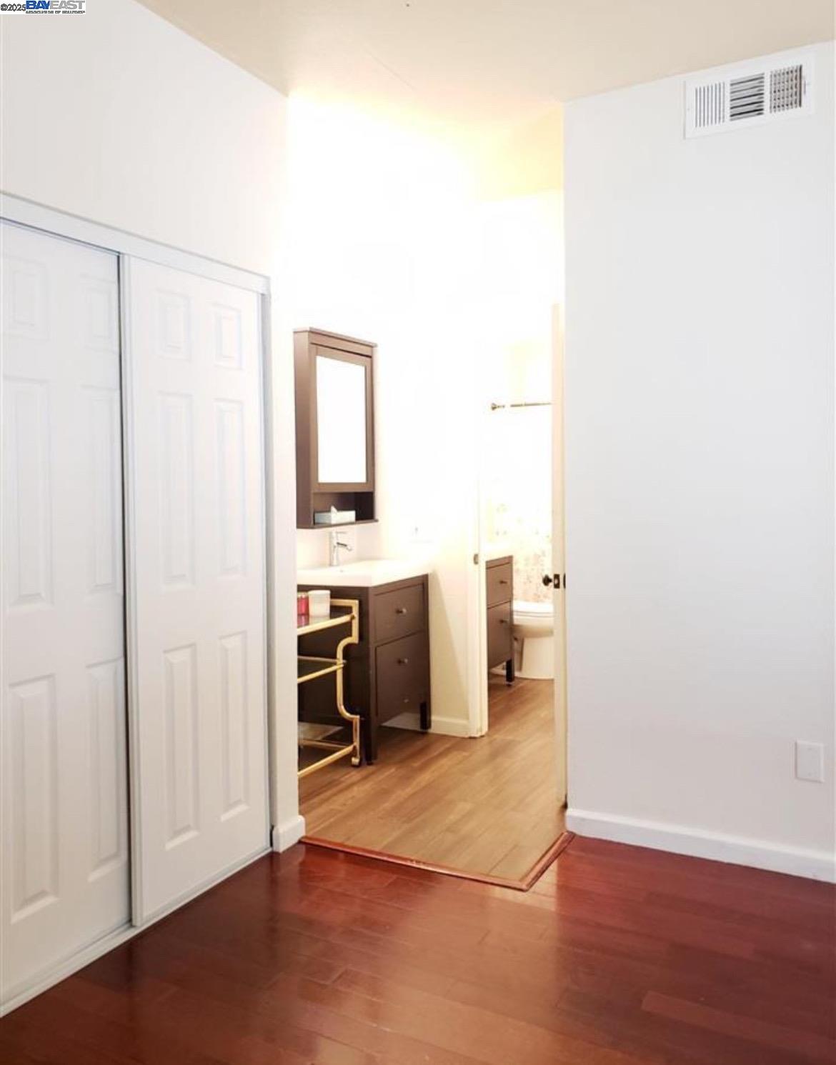 Detail Gallery Image 5 of 21 For 1405 Forest Run, Hercules,  CA 94547 - 2 Beds | 1 Baths