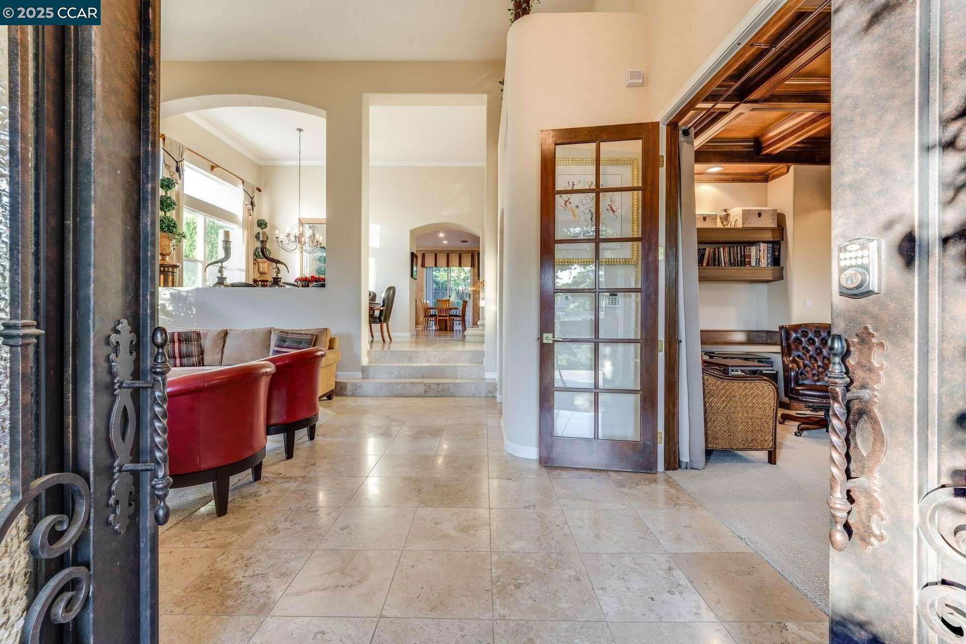 Detail Gallery Image 5 of 53 For 1105 Peacock Creek Drive, Clayton,  CA 94517 - 5 Beds | 3/1 Baths