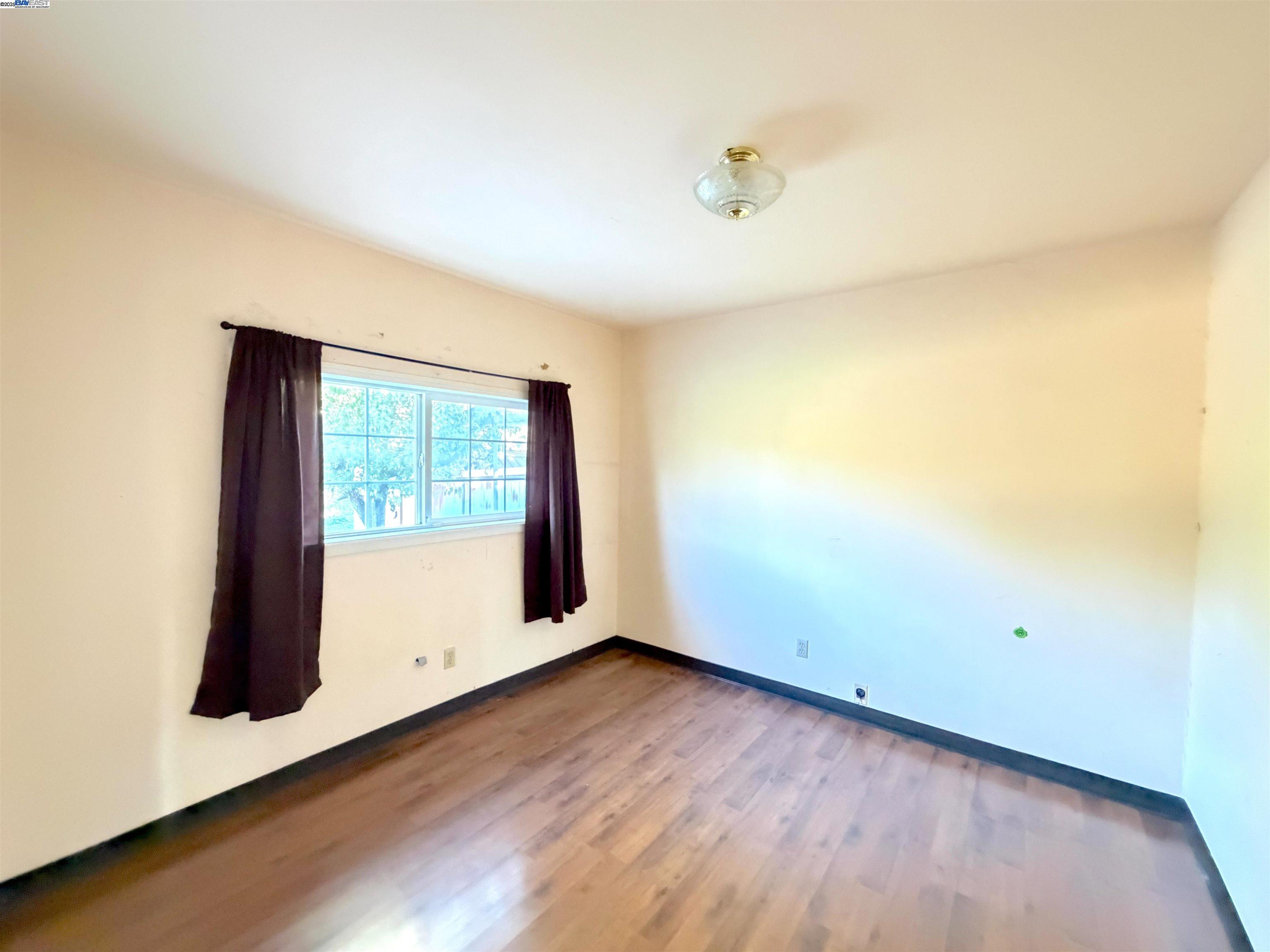 Detail Gallery Image 15 of 44 For 372 Gloria Ave, San Jose,  CA 95127 - 4 Beds | 1/1 Baths