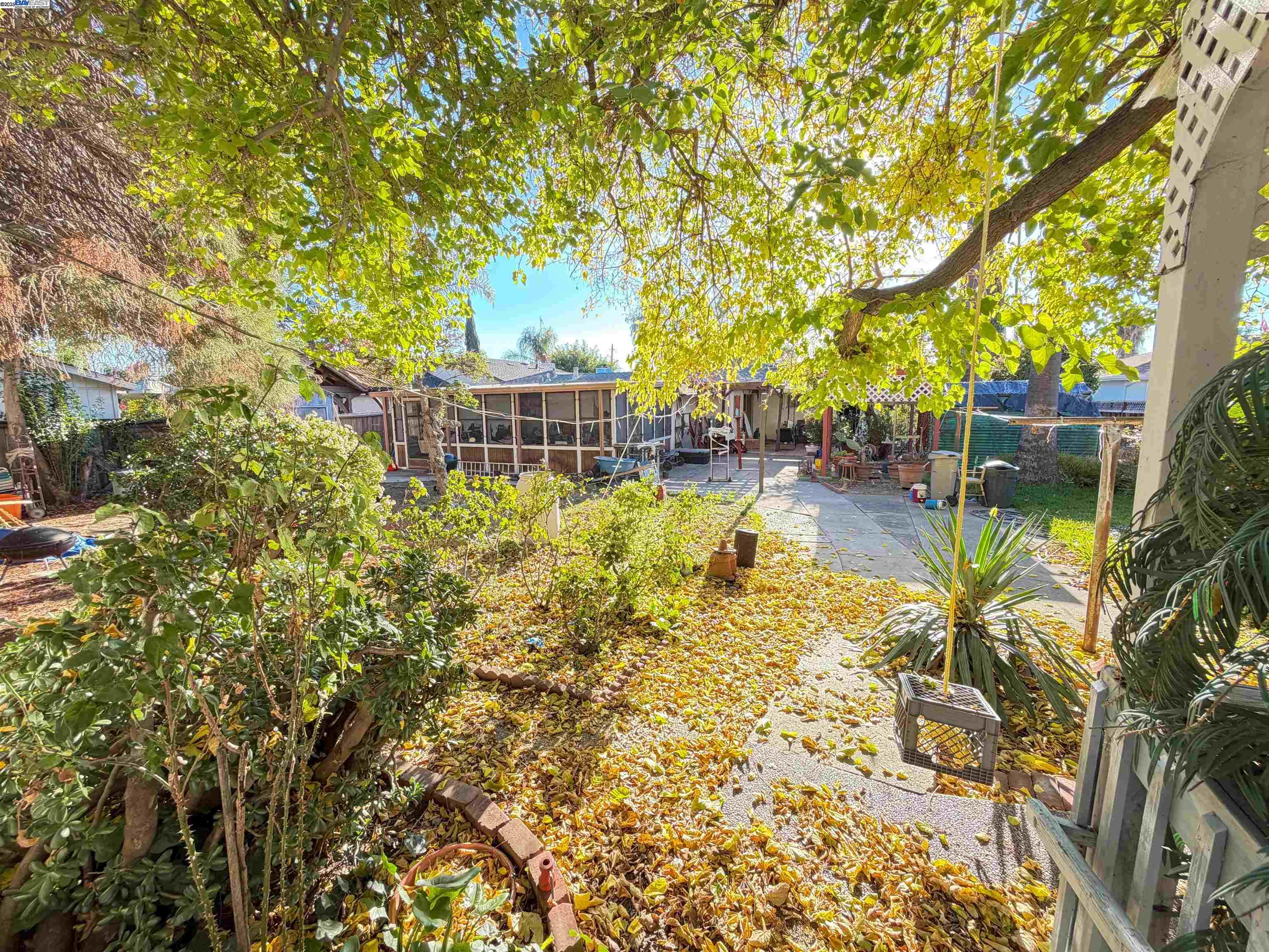 Detail Gallery Image 21 of 44 For 372 Gloria Ave, San Jose,  CA 95127 - 4 Beds | 1/1 Baths