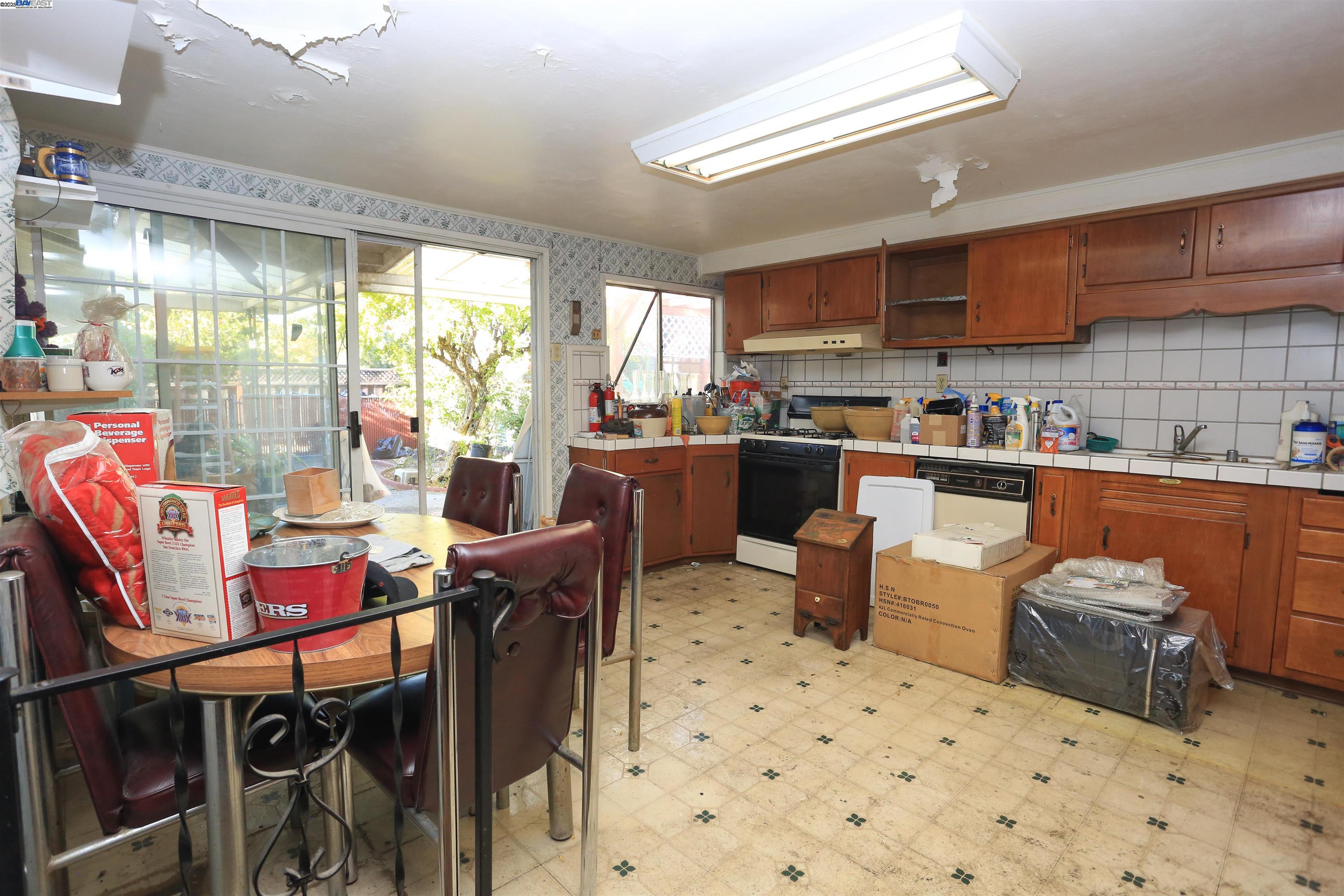 Detail Gallery Image 32 of 44 For 372 Gloria Ave, San Jose,  CA 95127 - 4 Beds | 1/1 Baths