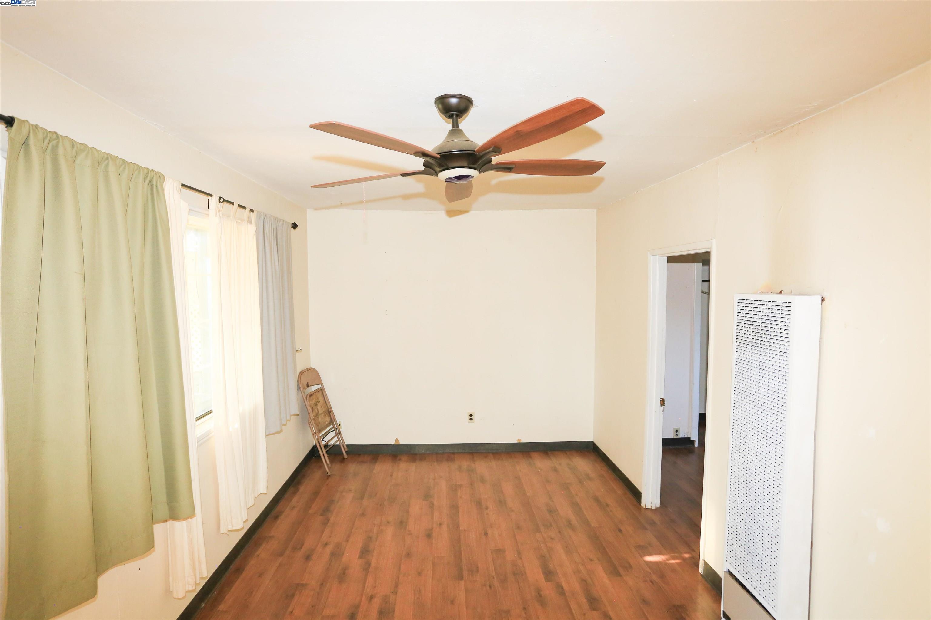 Detail Gallery Image 10 of 44 For 372 Gloria Ave, San Jose,  CA 95127 - 4 Beds | 1/1 Baths