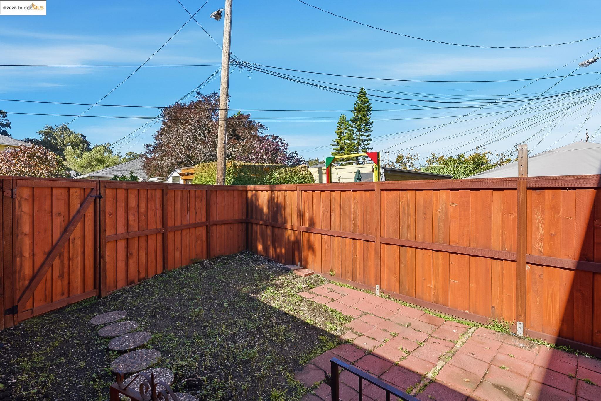 Detail Gallery Image 19 of 28 For 109 Cypress St. #C,  Alameda,  CA 94501 - 2 Beds | 1 Baths