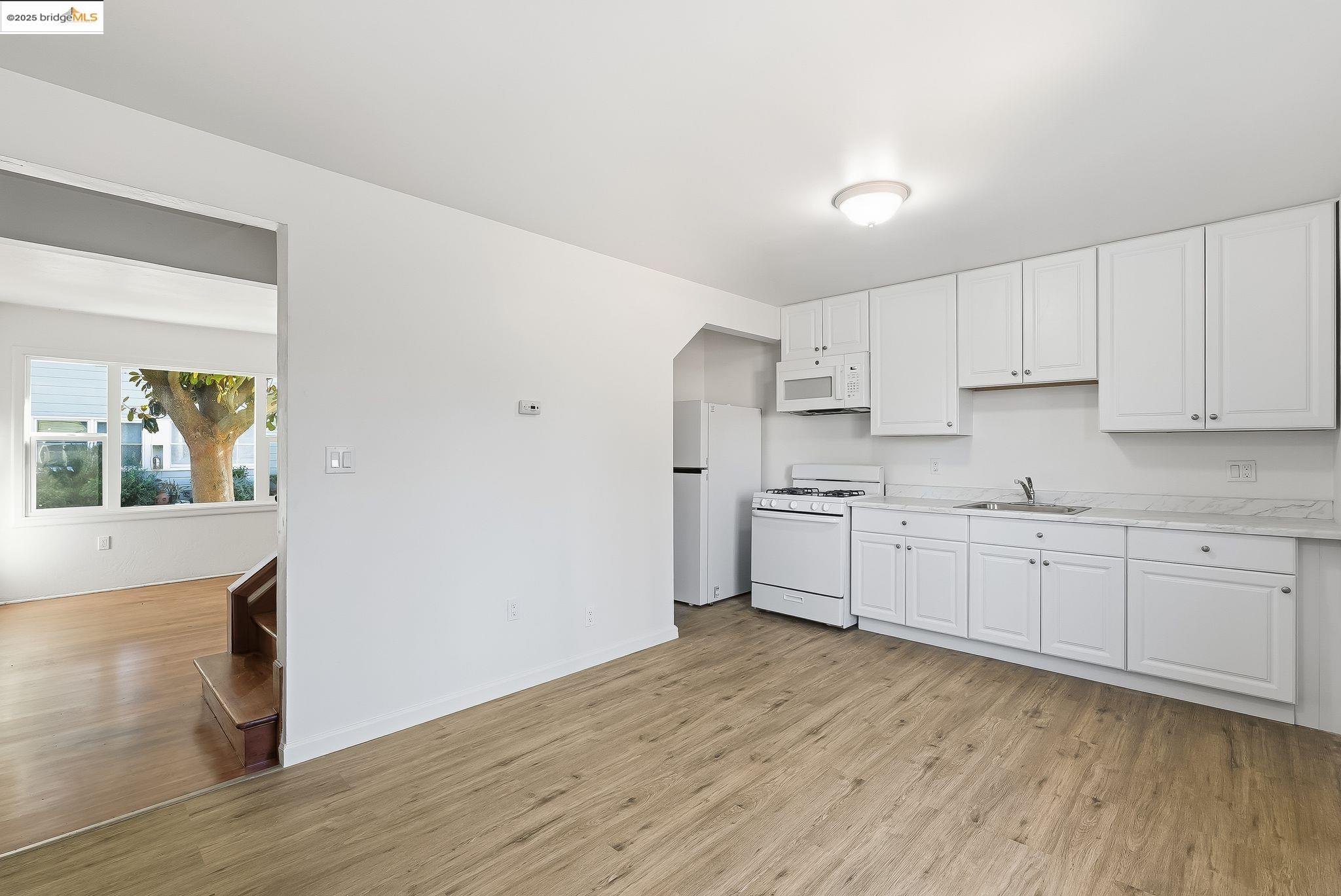 Detail Gallery Image 7 of 28 For 109 Cypress St. #C,  Alameda,  CA 94501 - 2 Beds | 1 Baths