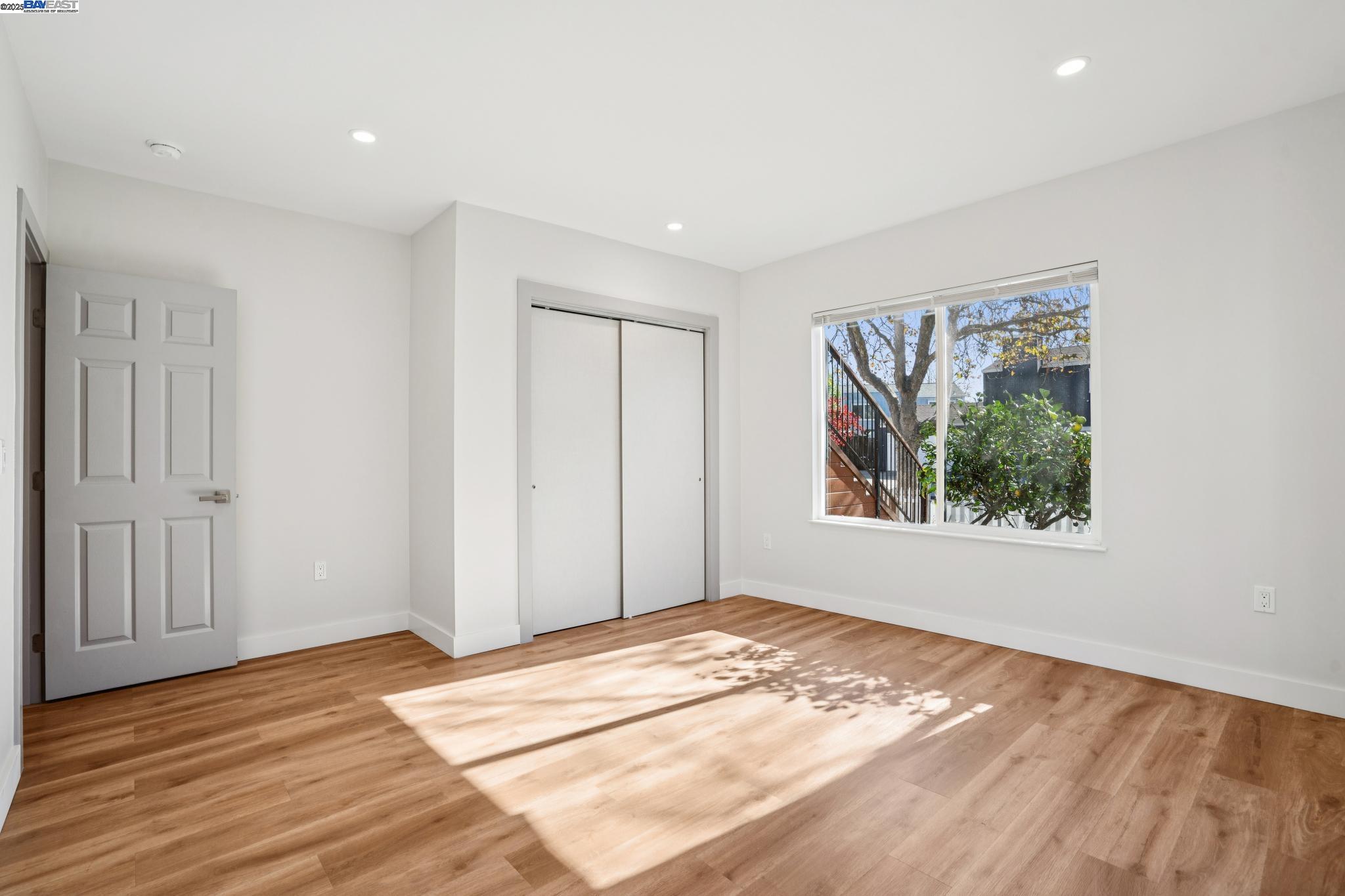 Detail Gallery Image 14 of 51 For 882 61st St, Oakland,  CA 94608 - – Beds | – Baths