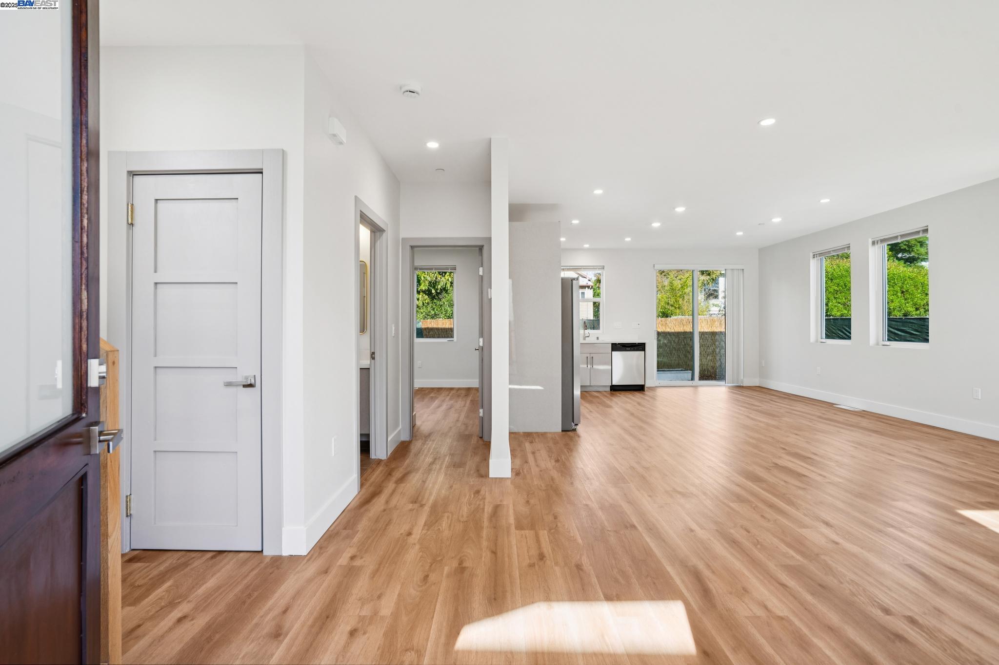 Detail Gallery Image 29 of 51 For 882 61st St, Oakland,  CA 94608 - – Beds | – Baths