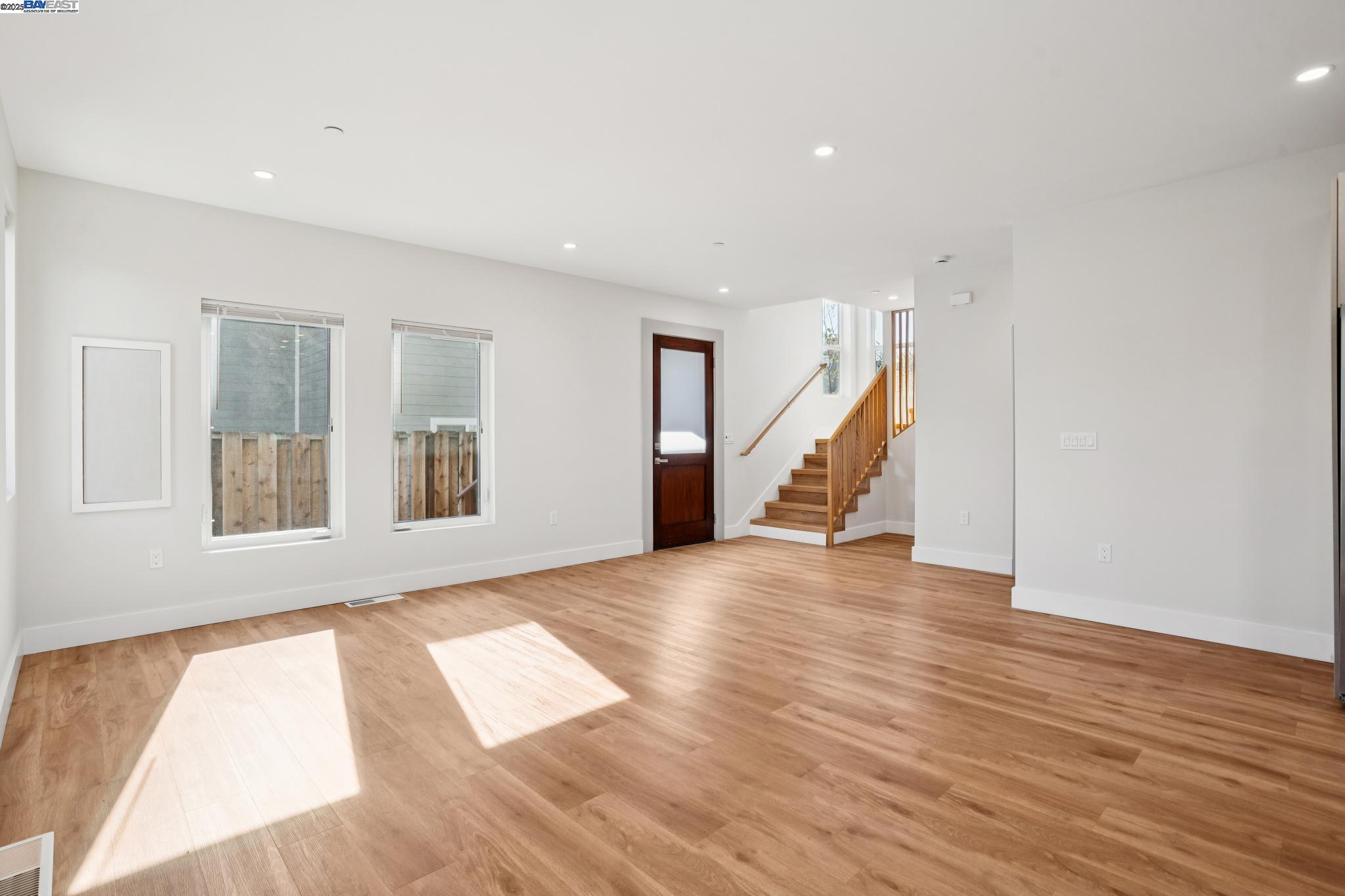 Detail Gallery Image 33 of 51 For 882 61st St, Oakland,  CA 94608 - – Beds | – Baths