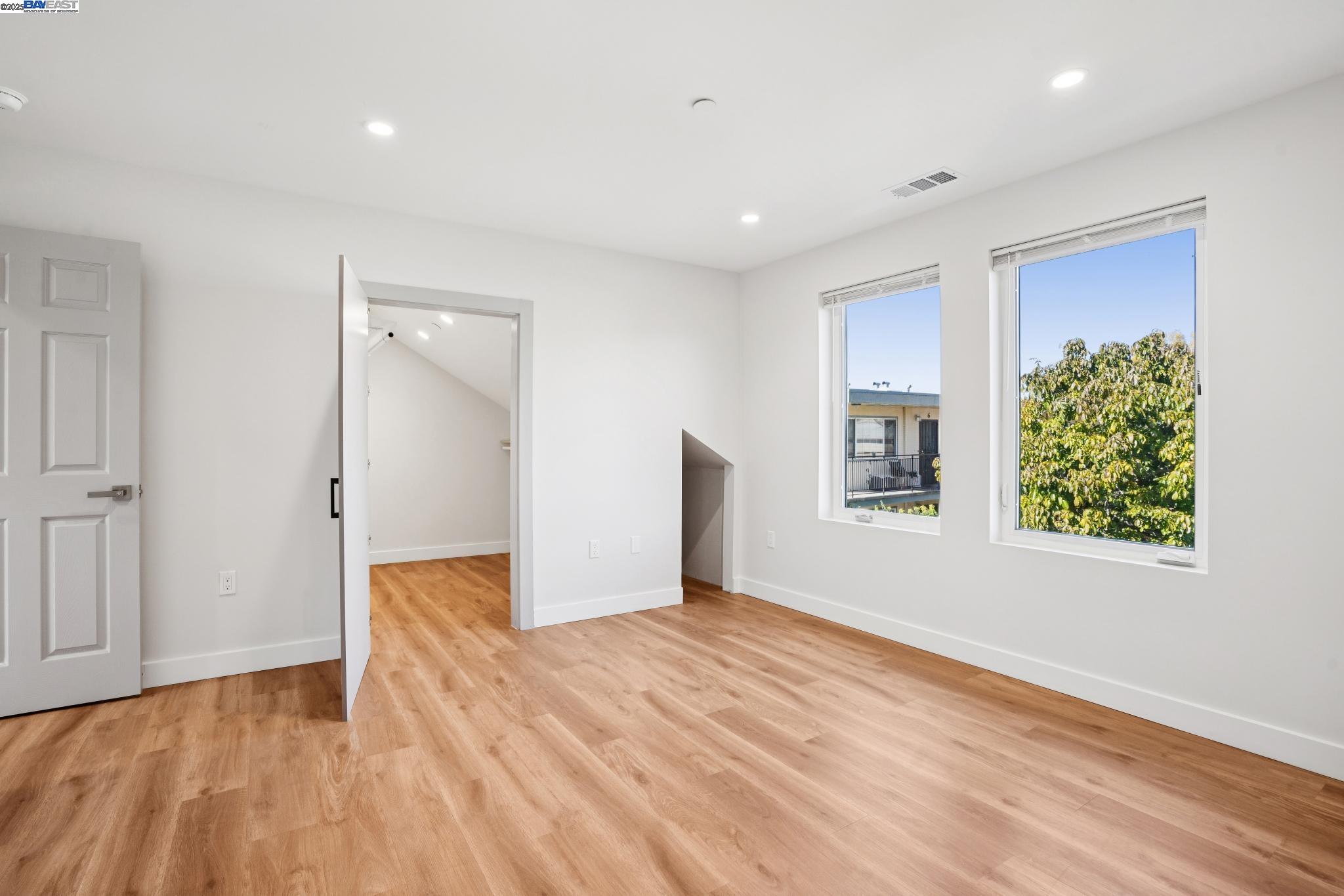 Detail Gallery Image 40 of 51 For 882 61st St, Oakland,  CA 94608 - – Beds | – Baths