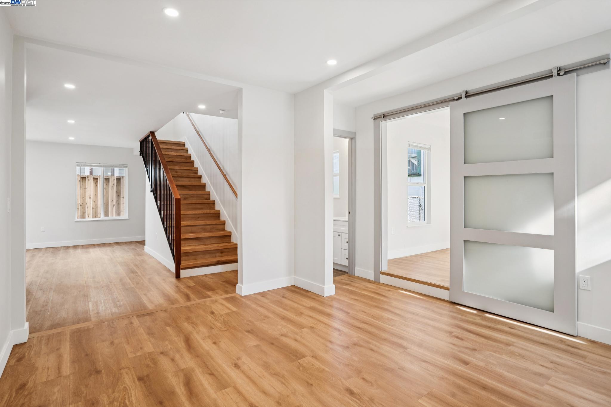 Detail Gallery Image 6 of 51 For 882 61st St, Oakland,  CA 94608 - – Beds | – Baths