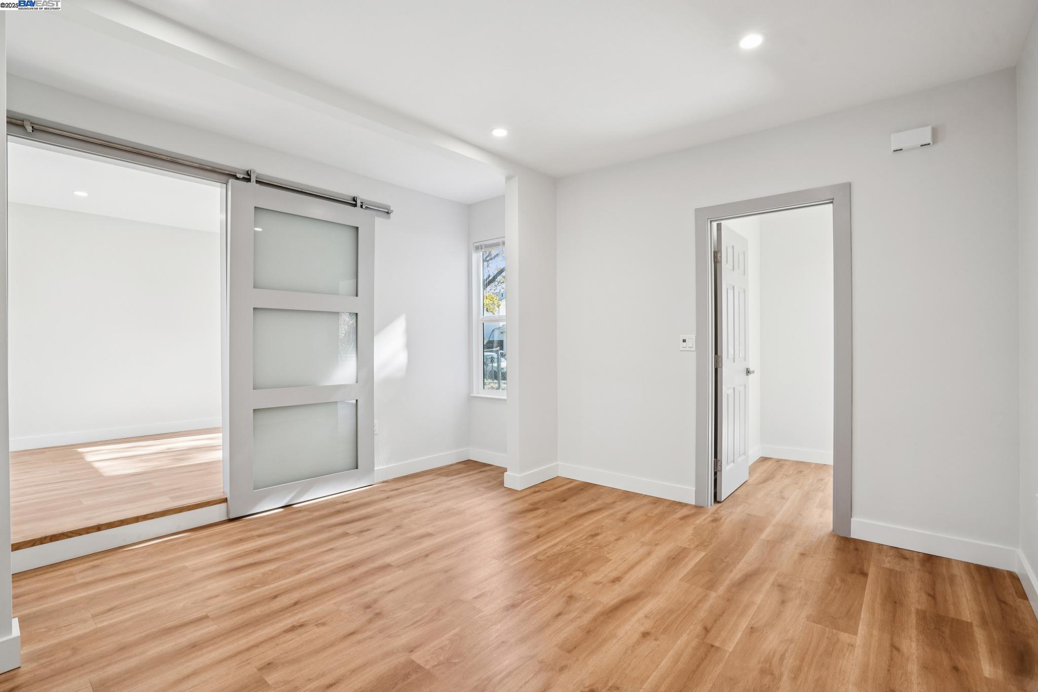 Detail Gallery Image 9 of 51 For 882 61st St, Oakland,  CA 94608 - – Beds | – Baths